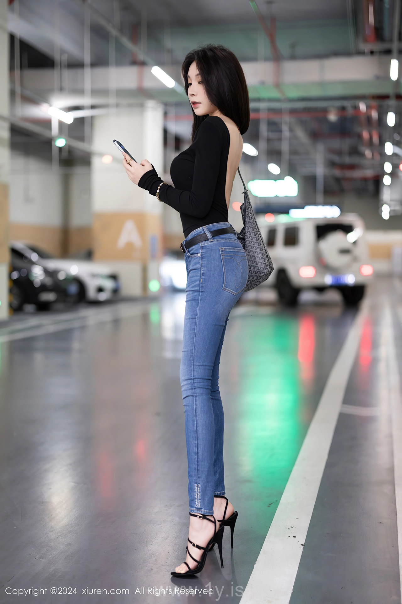 XIUREN(秀人网) No.8385 Lively & Chic Asian Dreamgirl 徐莉芝Booty