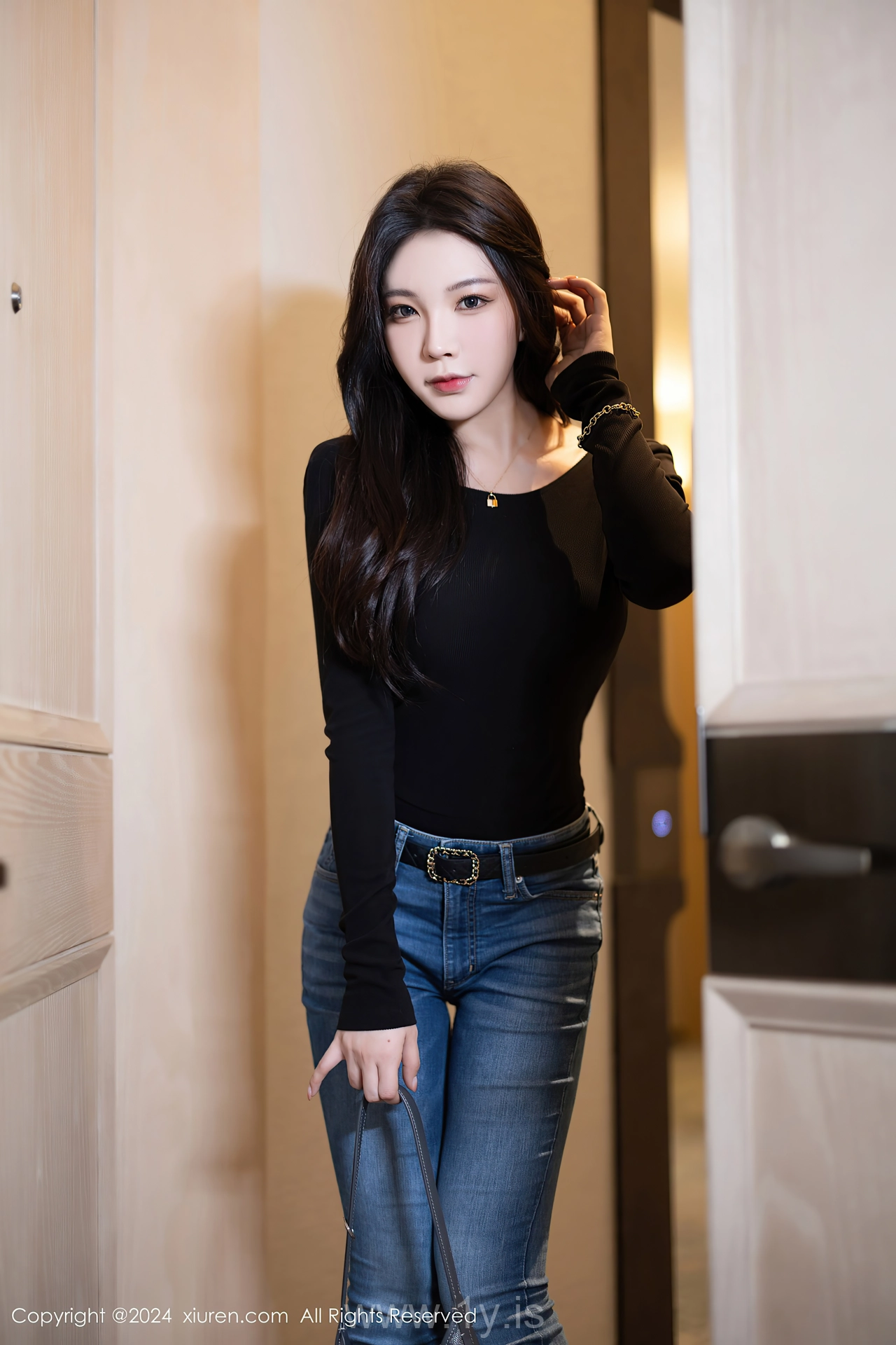 XIUREN(秀人网) No.8385 Lively & Chic Asian Dreamgirl 徐莉芝Booty