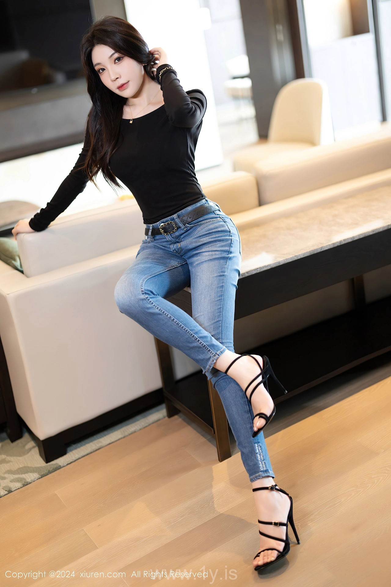 XIUREN(秀人网) No.8385 Lively & Chic Asian Dreamgirl 徐莉芝Booty