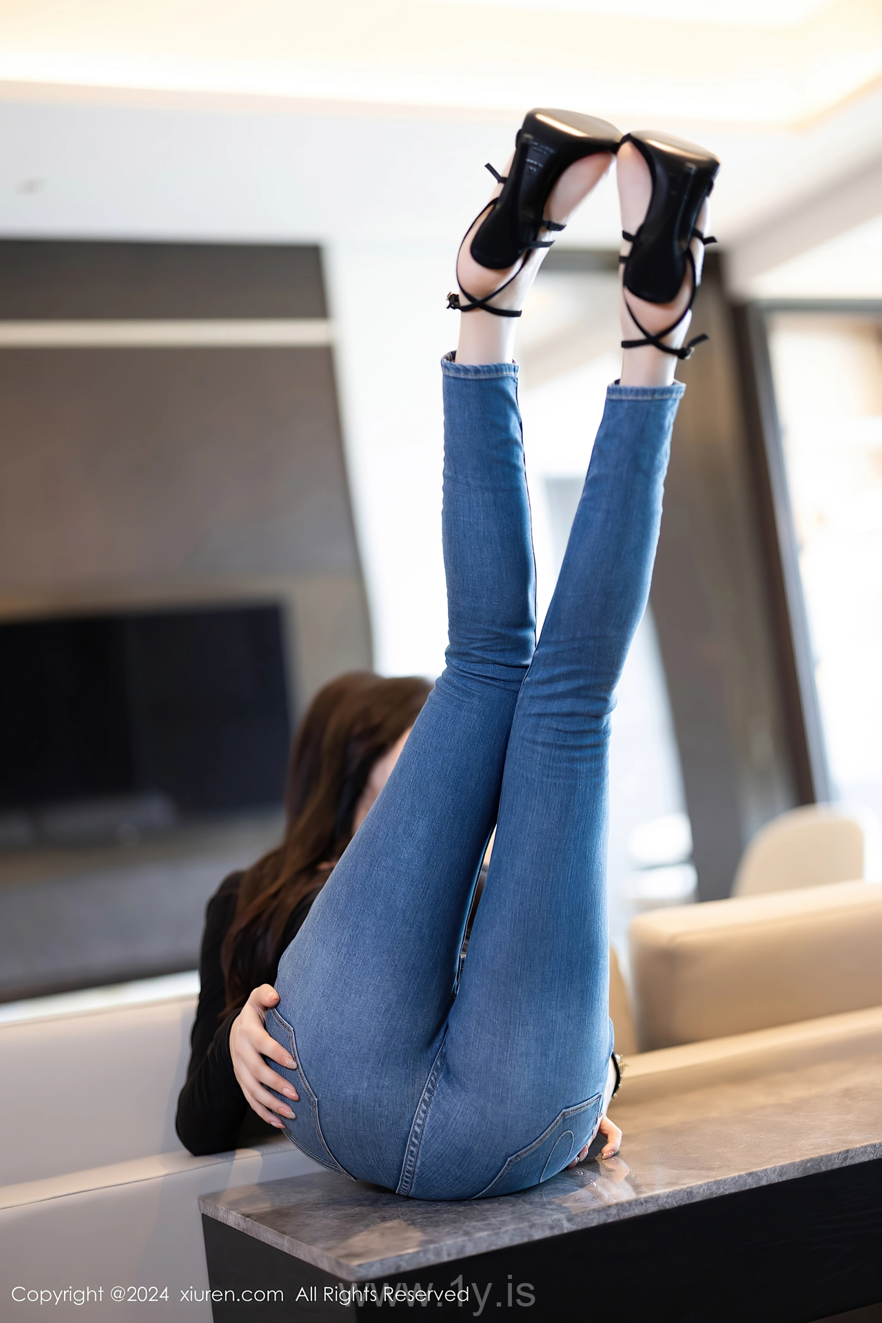 XIUREN(秀人网) No.8385 Lively & Chic Asian Dreamgirl 徐莉芝Booty