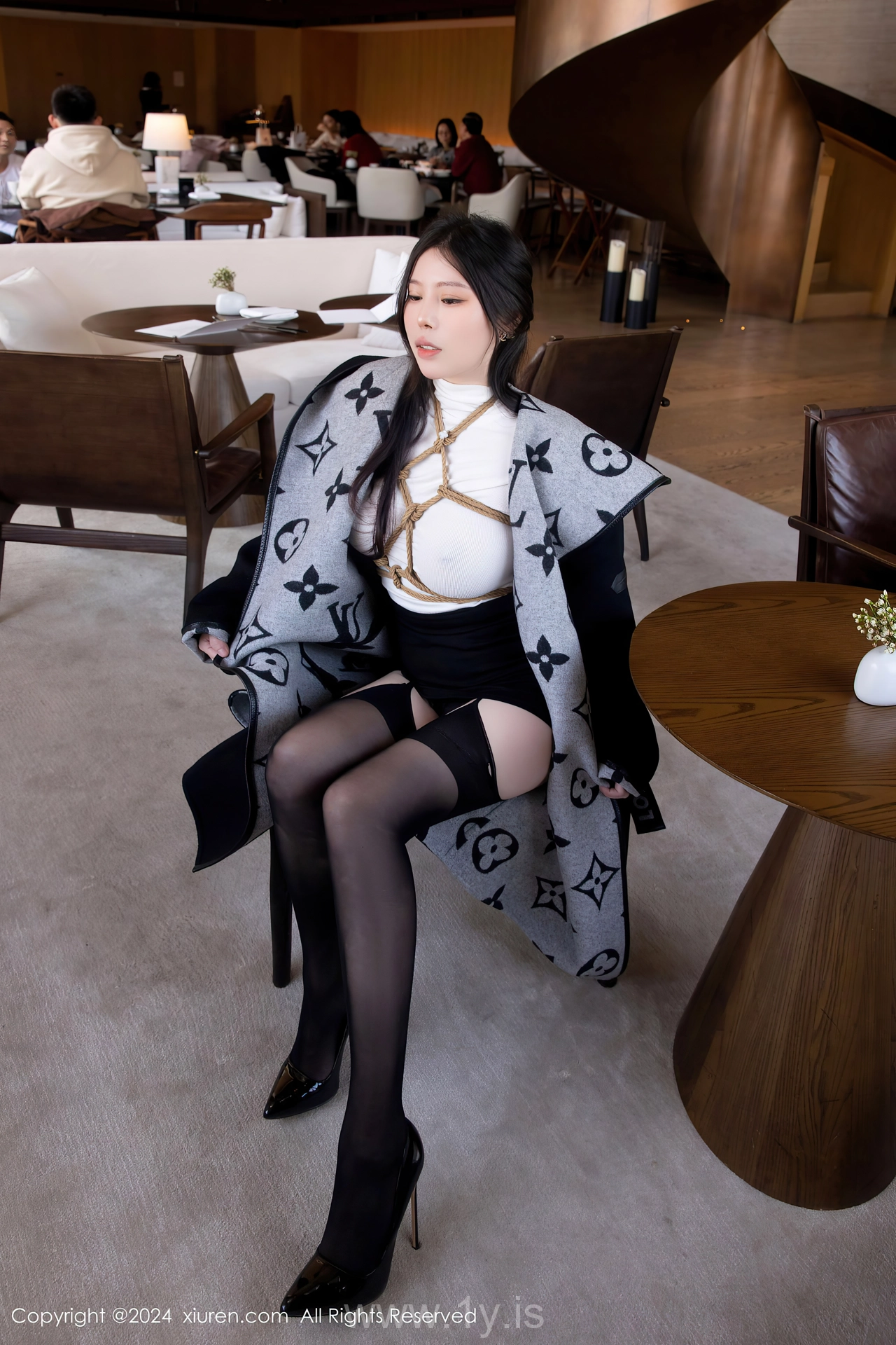 XIUREN(秀人网) No.8390 Ravishing Chinese Peri 白茹雪