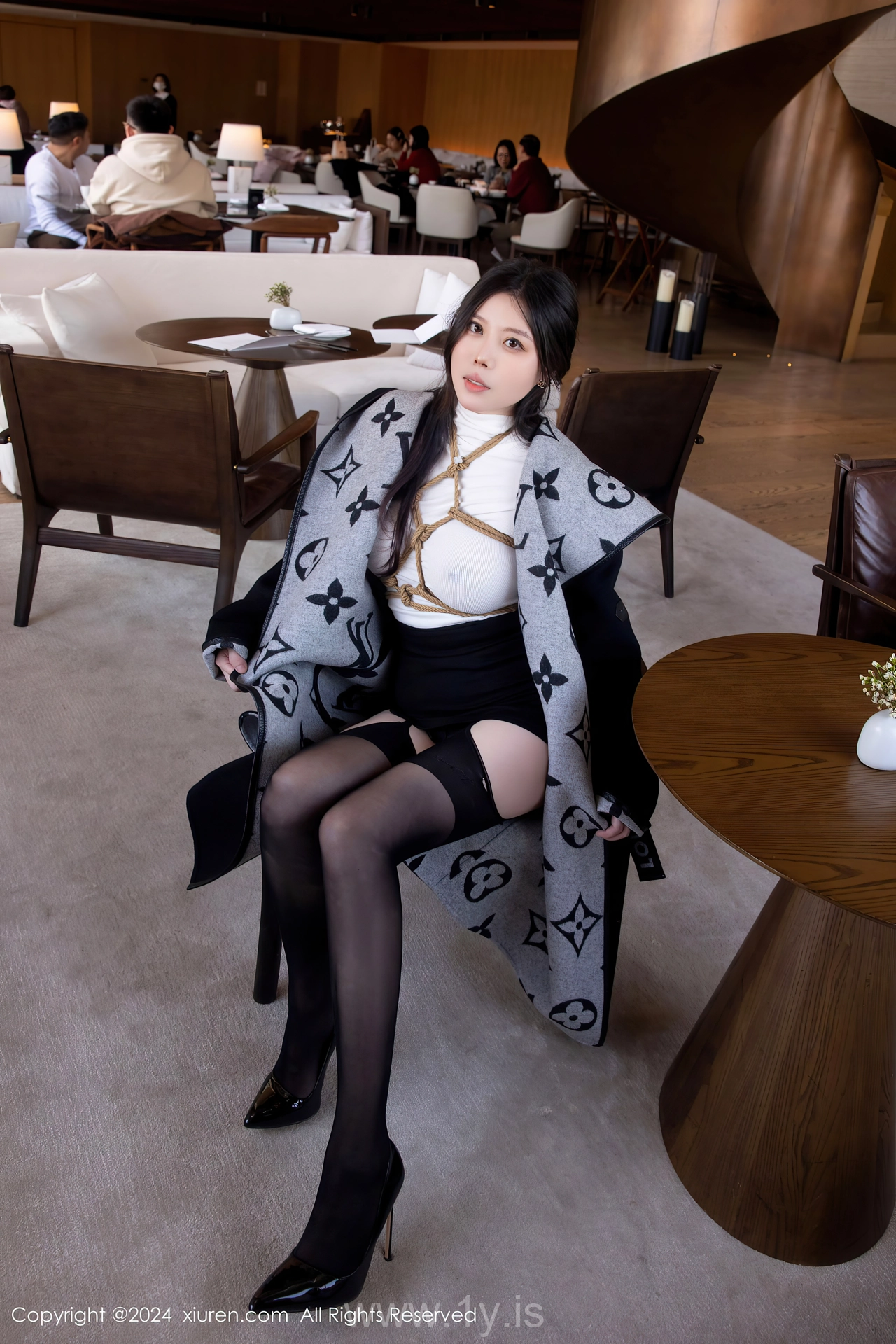 XIUREN(秀人网) No.8390 Ravishing Chinese Peri 白茹雪