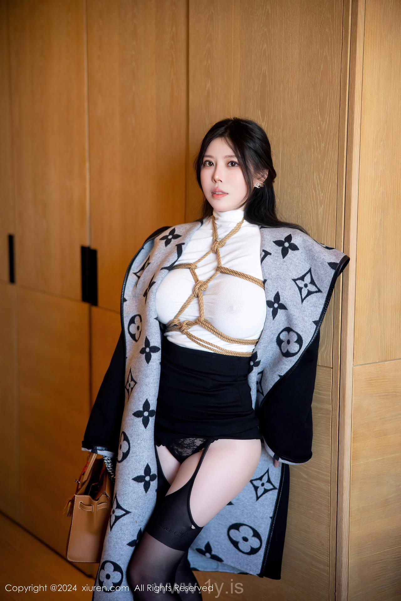 XIUREN(秀人网) No.8390 Ravishing Chinese Peri 白茹雪