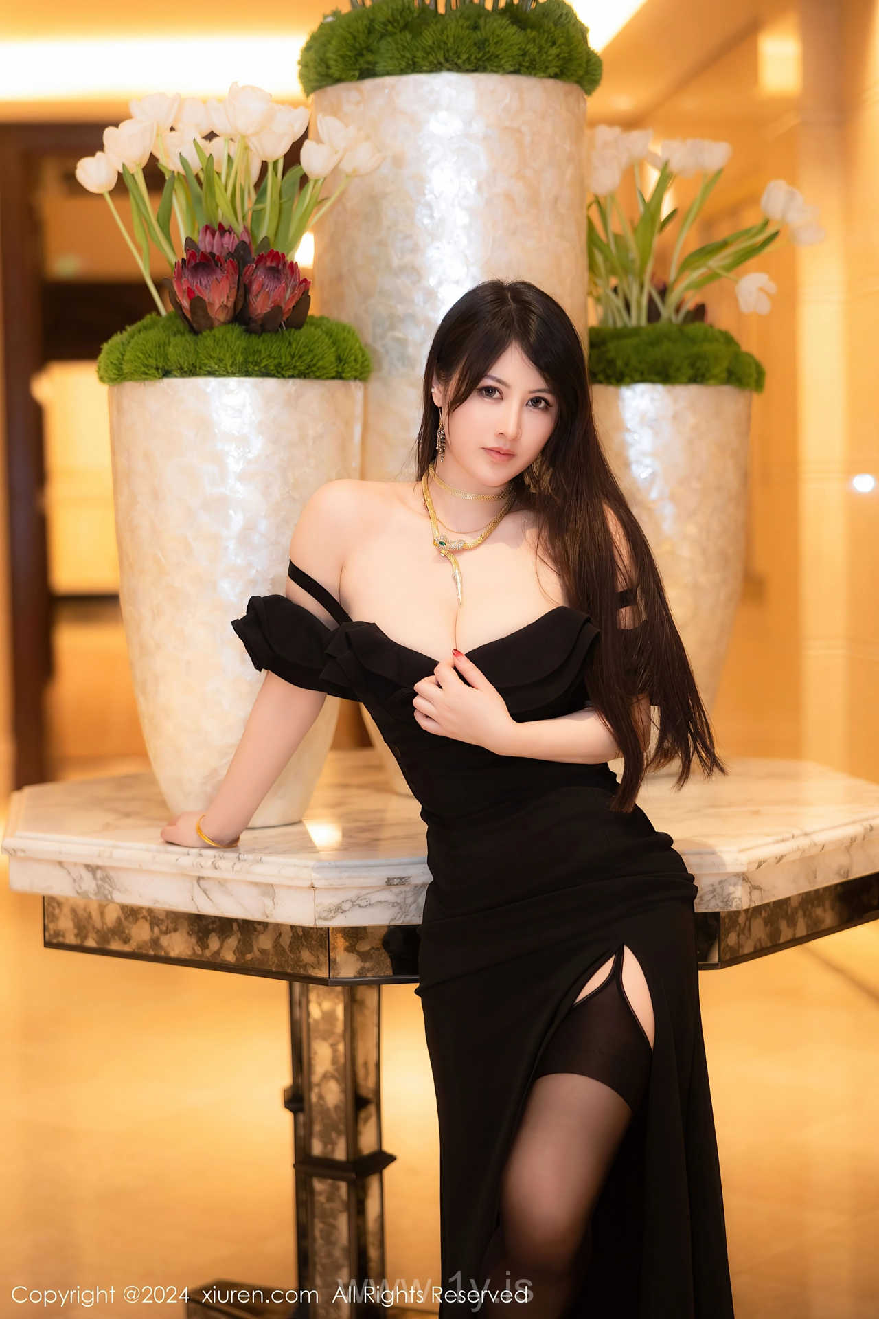 XIUREN(秀人网) No.8397 Stylish Chinese Rara Avis 诗诗kiki