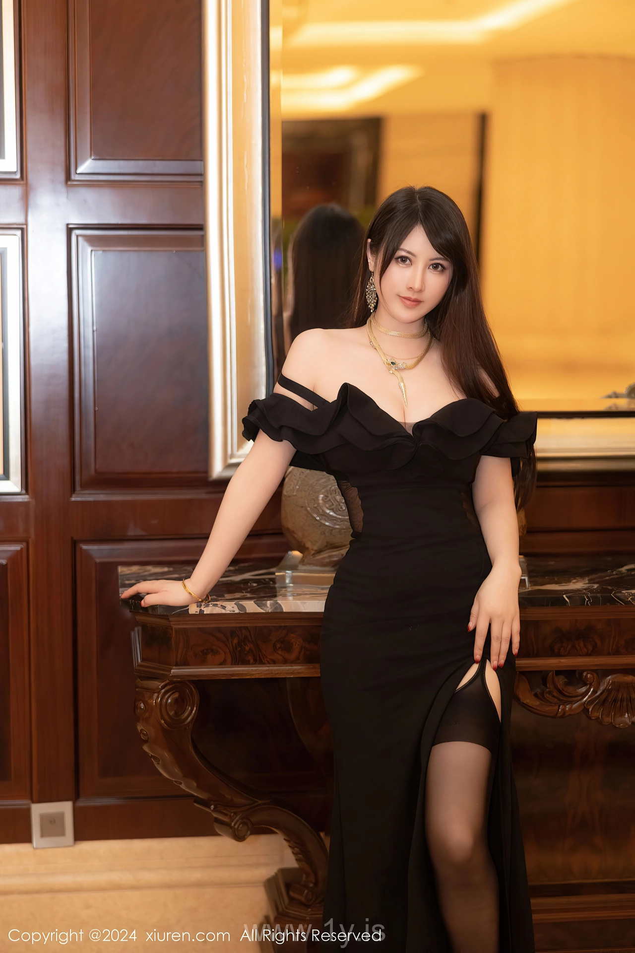 XIUREN(秀人网) No.8397 Stylish Chinese Rara Avis 诗诗kiki