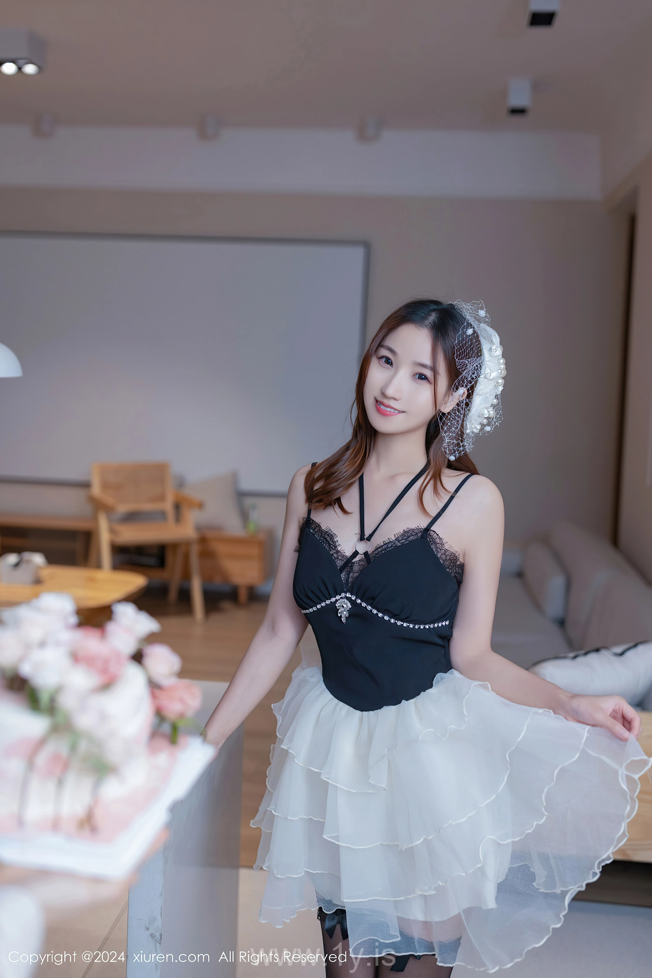 XIUREN(秀人网) No.8398 Delicate & Flawless Chinese Temptress 杏子Yada