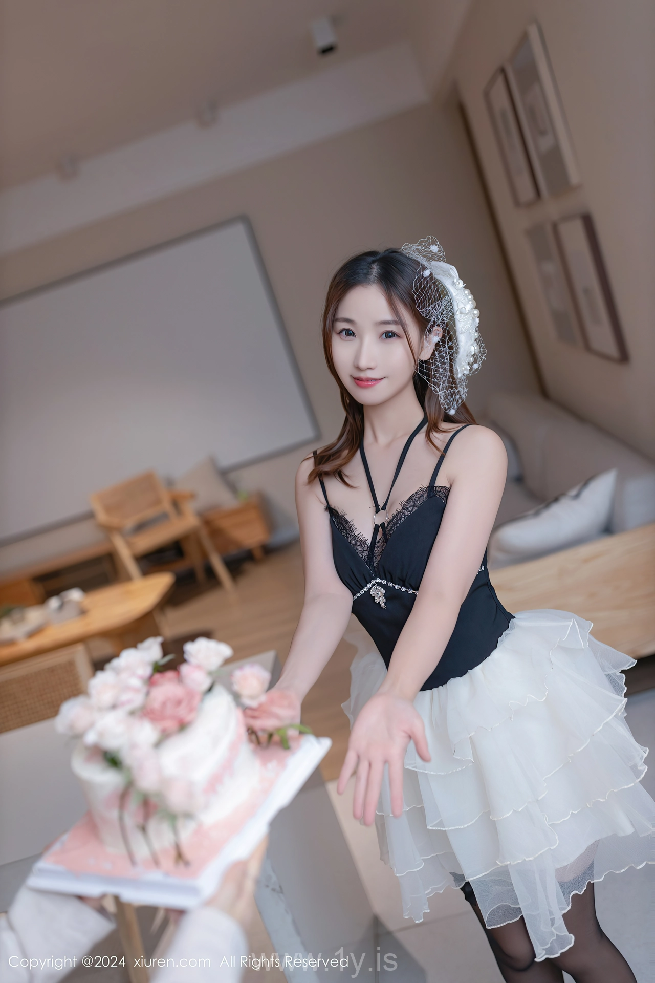 XIUREN(秀人网) No.8398 Delicate & Flawless Chinese Temptress 杏子Yada