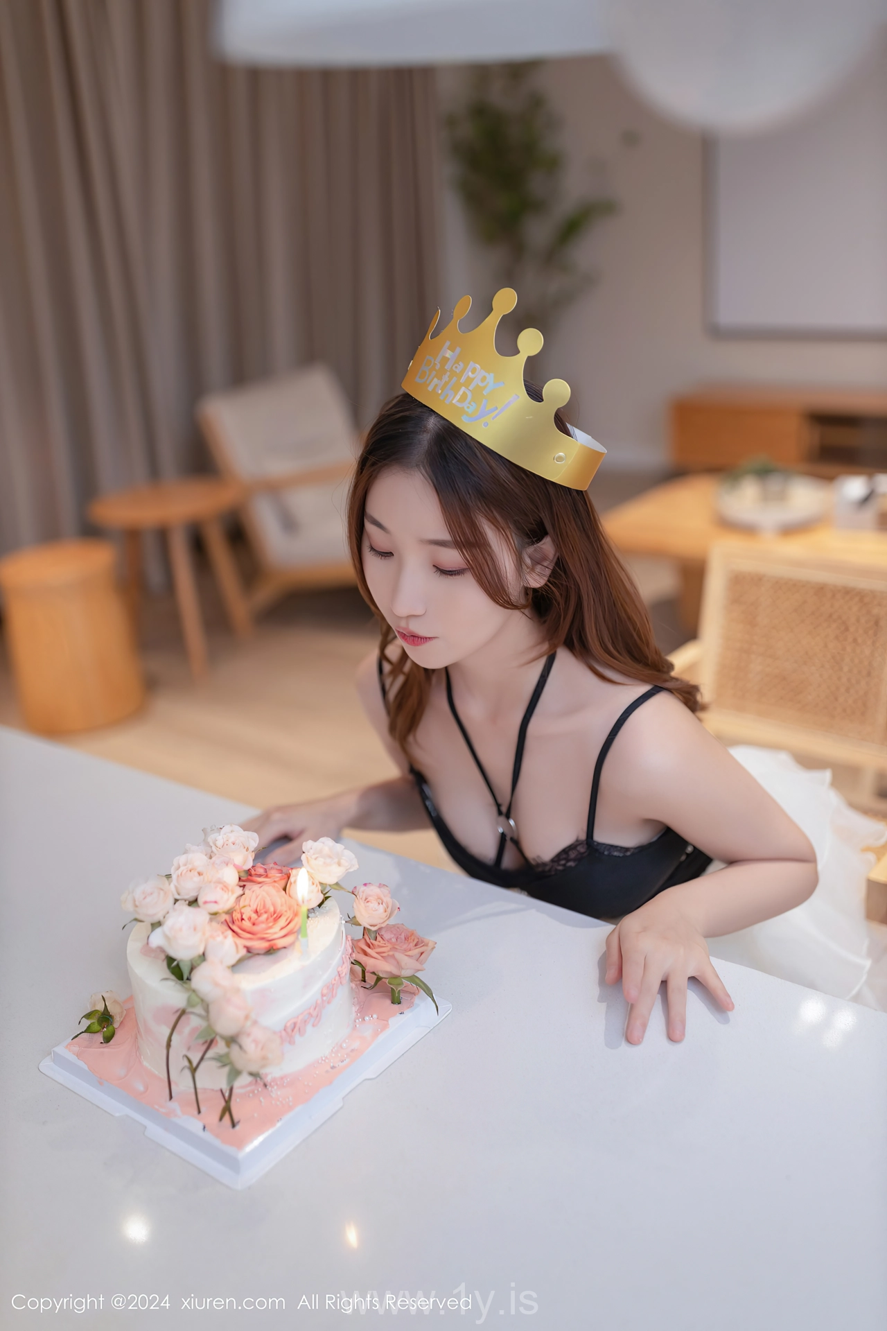 XIUREN(秀人网) No.8398 Delicate & Flawless Chinese Temptress 杏子Yada