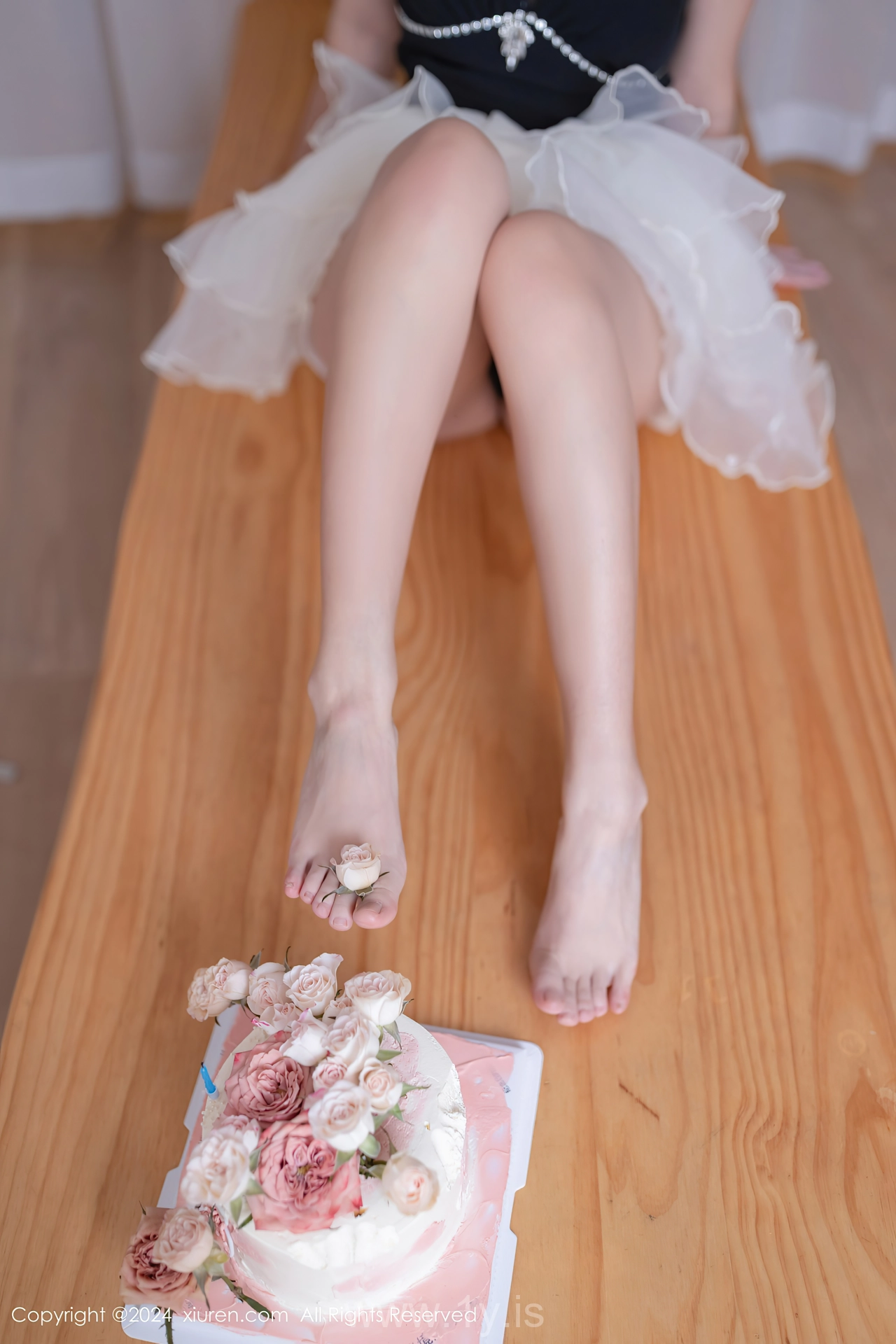 XIUREN(秀人网) No.8398 Delicate & Flawless Chinese Temptress 杏子Yada