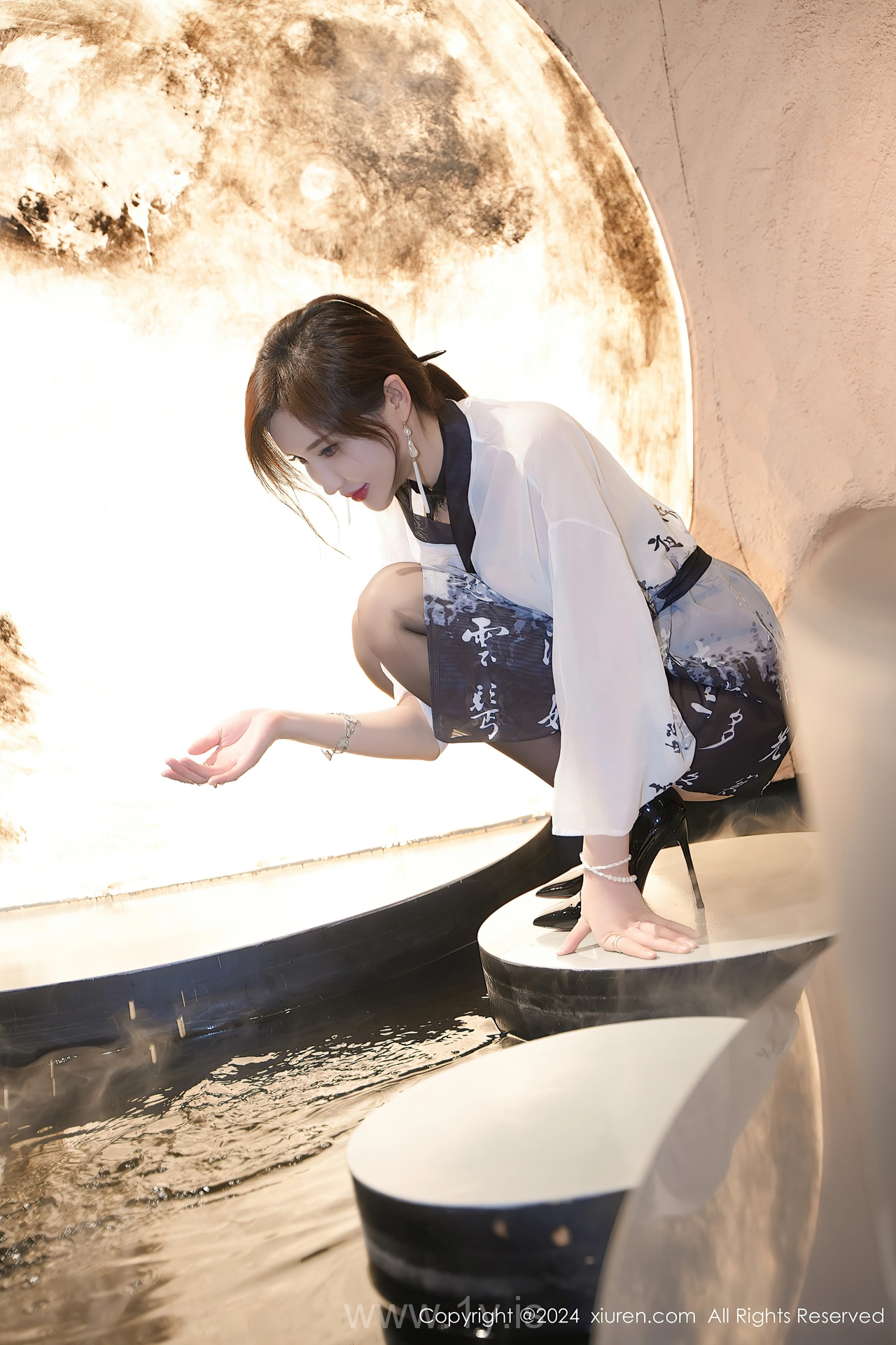 XIUREN(秀人网) No.8399 Beautiful & Adorable Asian Goddess Carol周妍希X