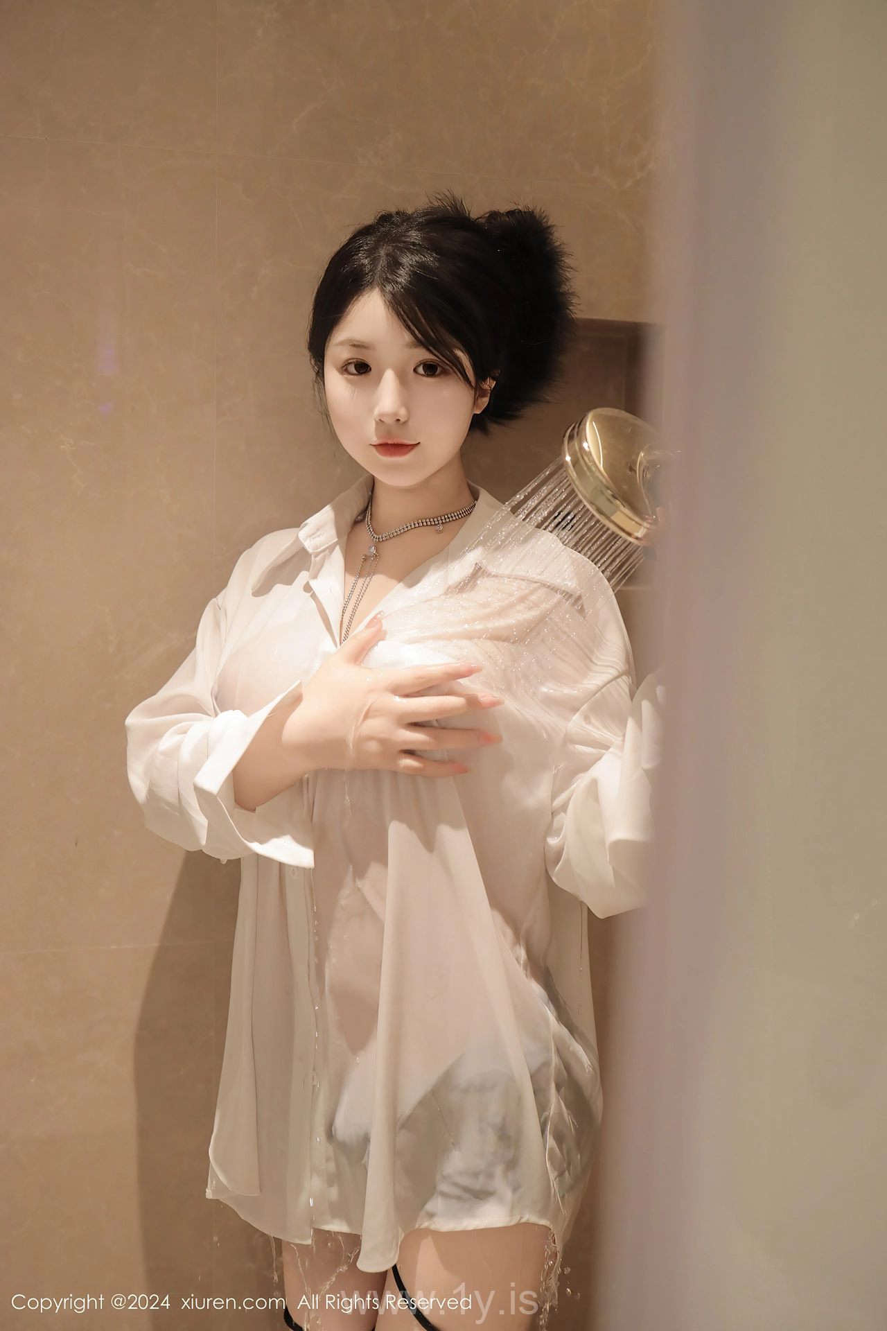 XIUREN(秀人网) No.8400 Trendy & Mesmerizing Chinese Beauty Queen 陈小花