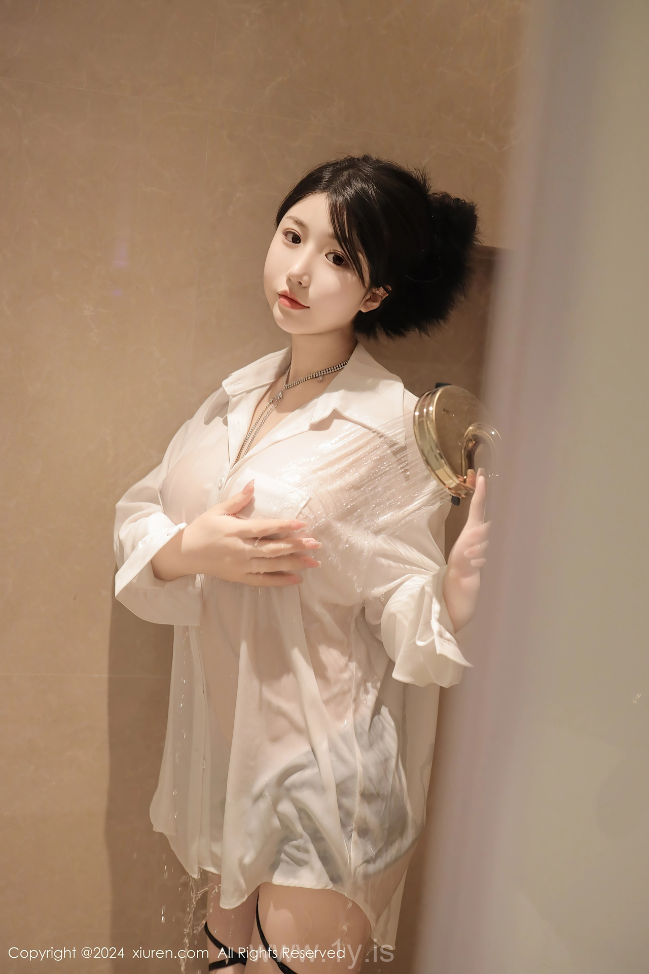 XIUREN(秀人网) No.8400 Trendy & Mesmerizing Chinese Beauty Queen 陈小花