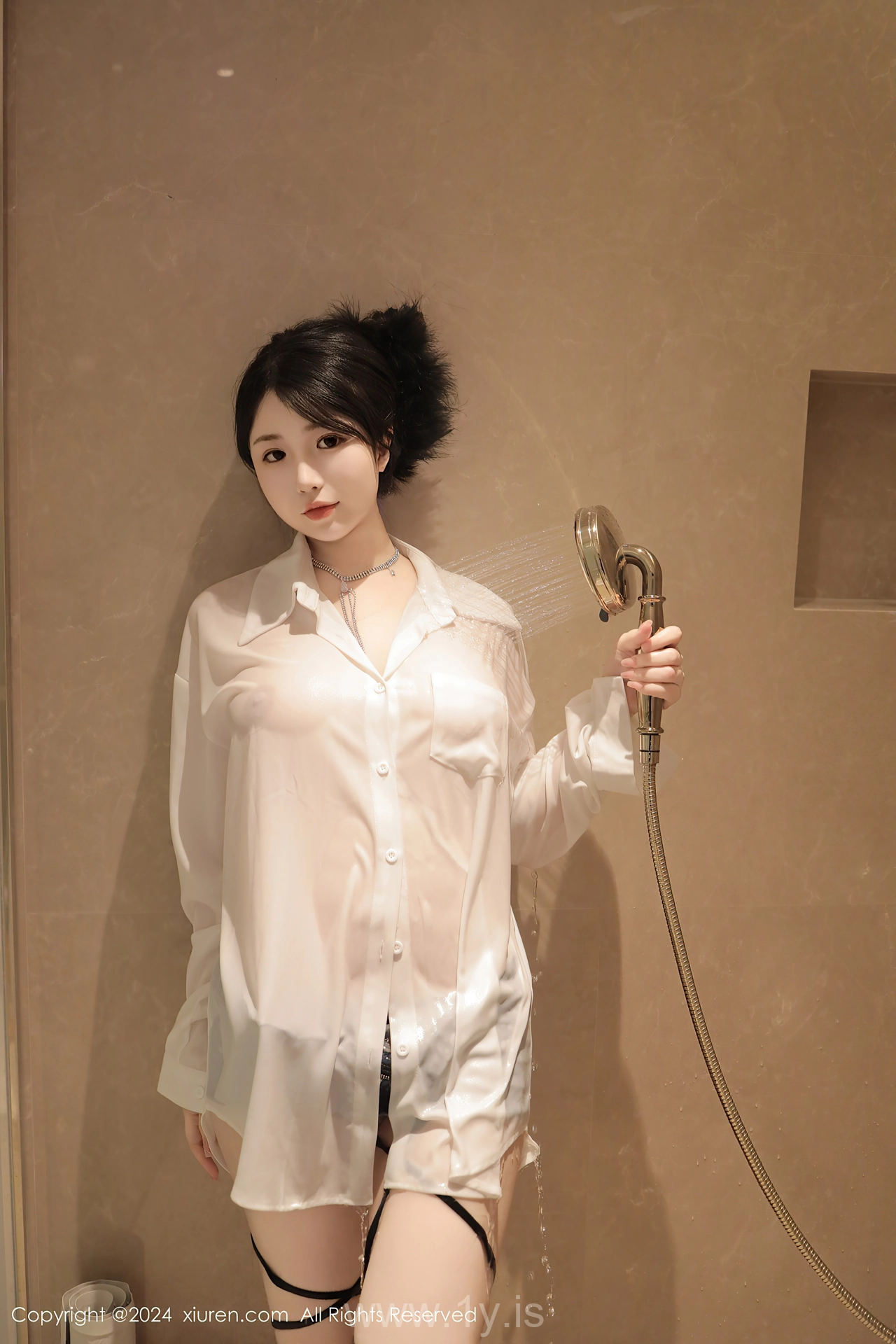 XIUREN(秀人网) No.8400 Trendy & Mesmerizing Chinese Beauty Queen 陈小花