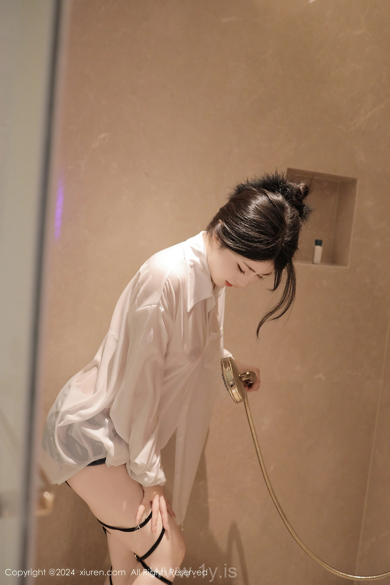 XIUREN(秀人网) No.8400 Trendy & Mesmerizing Chinese Beauty Queen 陈小花