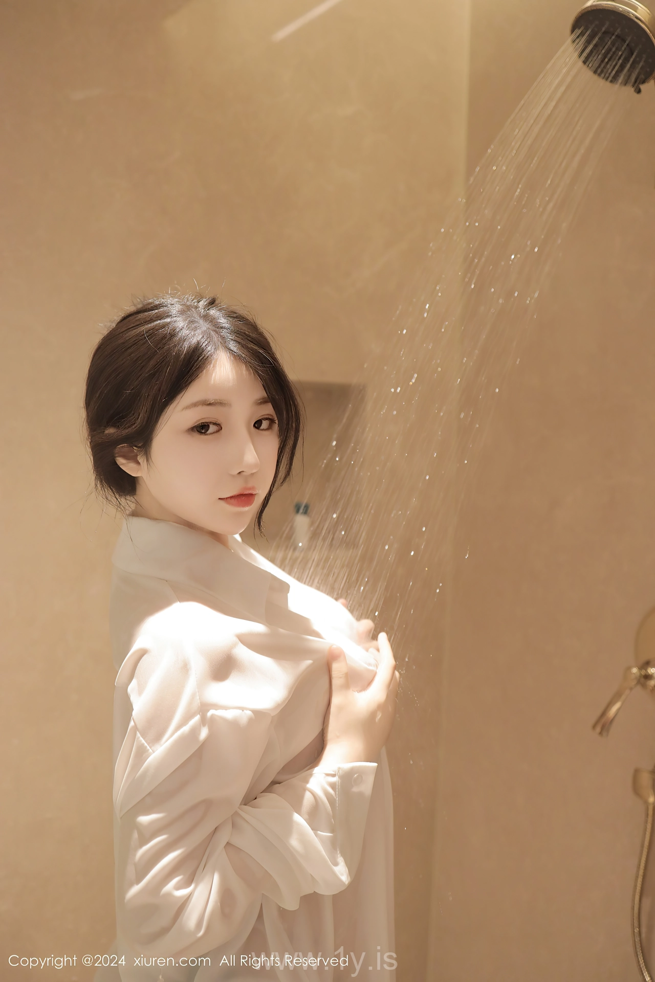 XIUREN(秀人网) No.8400 Trendy & Mesmerizing Chinese Beauty Queen 陈小花