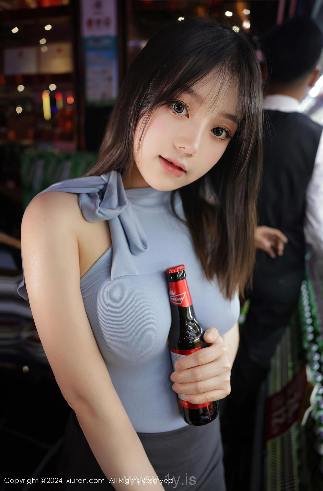 XIUREN(秀人网) No.8402 Tempting Chinese Babe 豆瓣酱