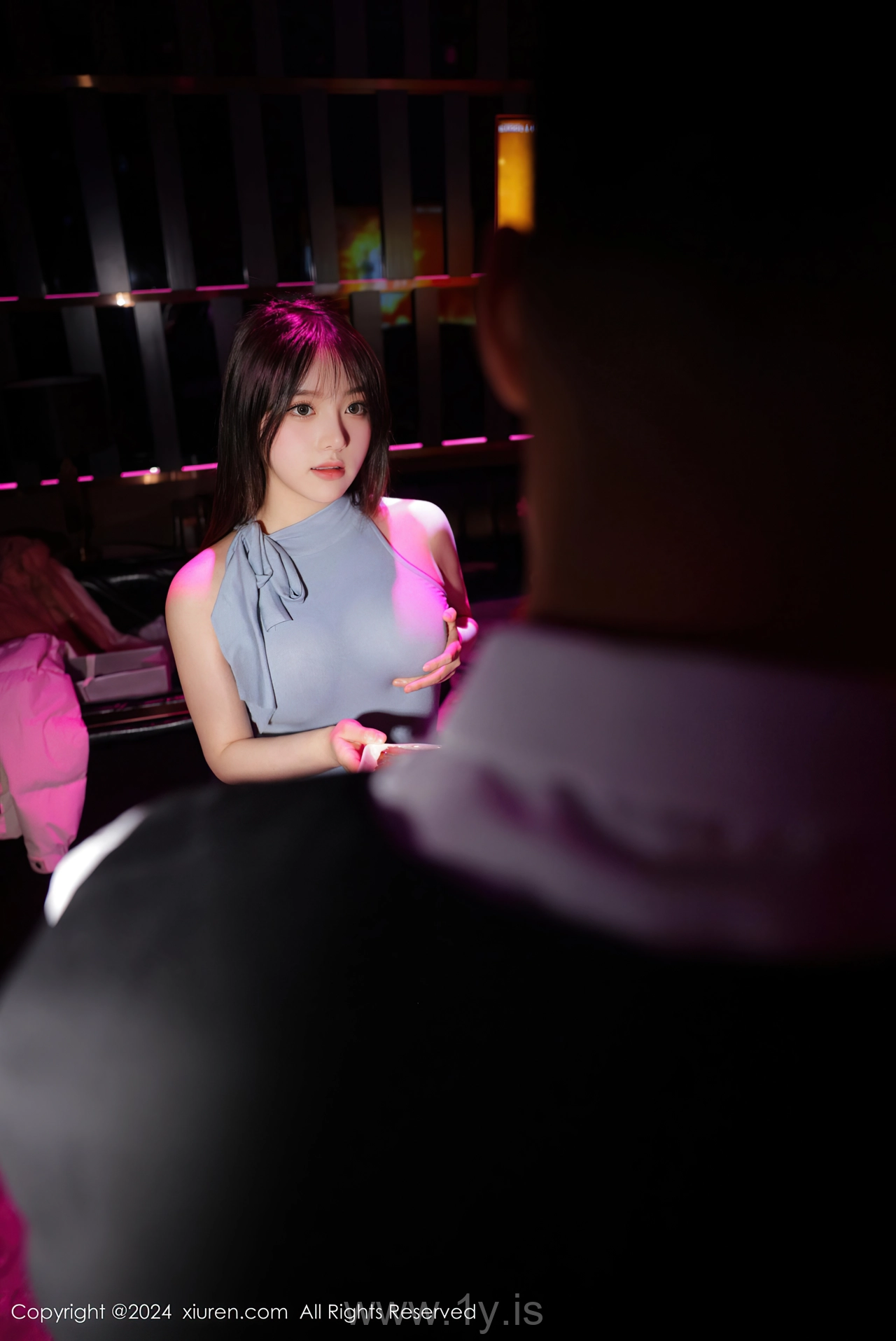 XIUREN(秀人网) No.8402 Tempting Chinese Babe 豆瓣酱