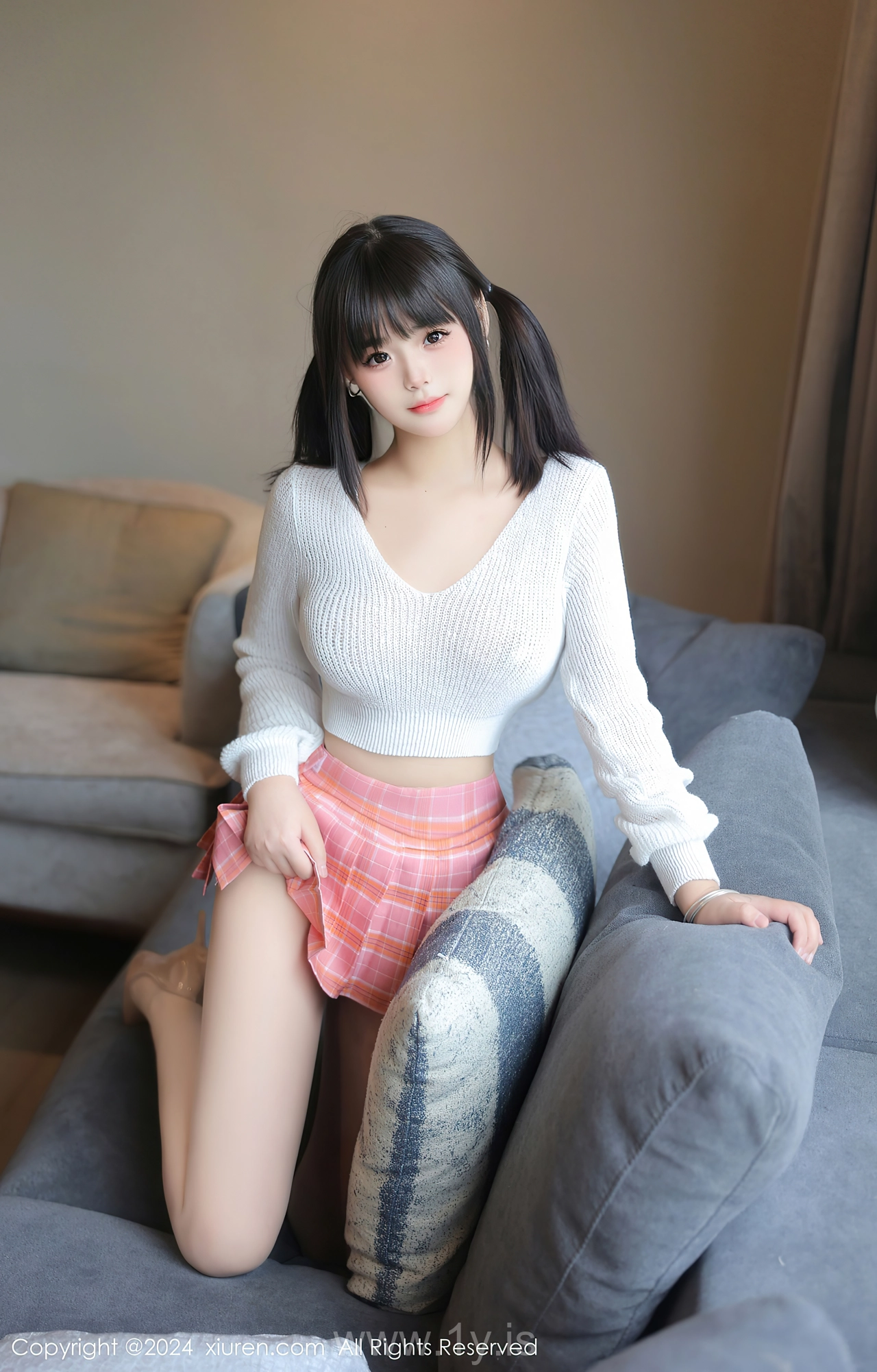 XIUREN(秀人网) No.8404 Decent & Well Done Asian Belle 徐若兮