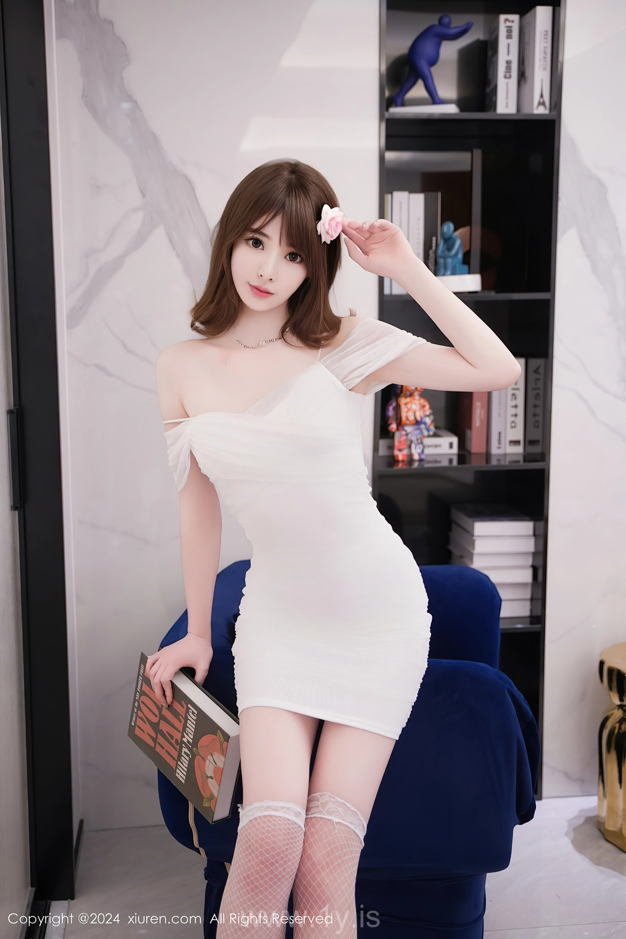 XIUREN(秀人网) No.8407 Enchanting Chinese Teen 梦灵儿Mini