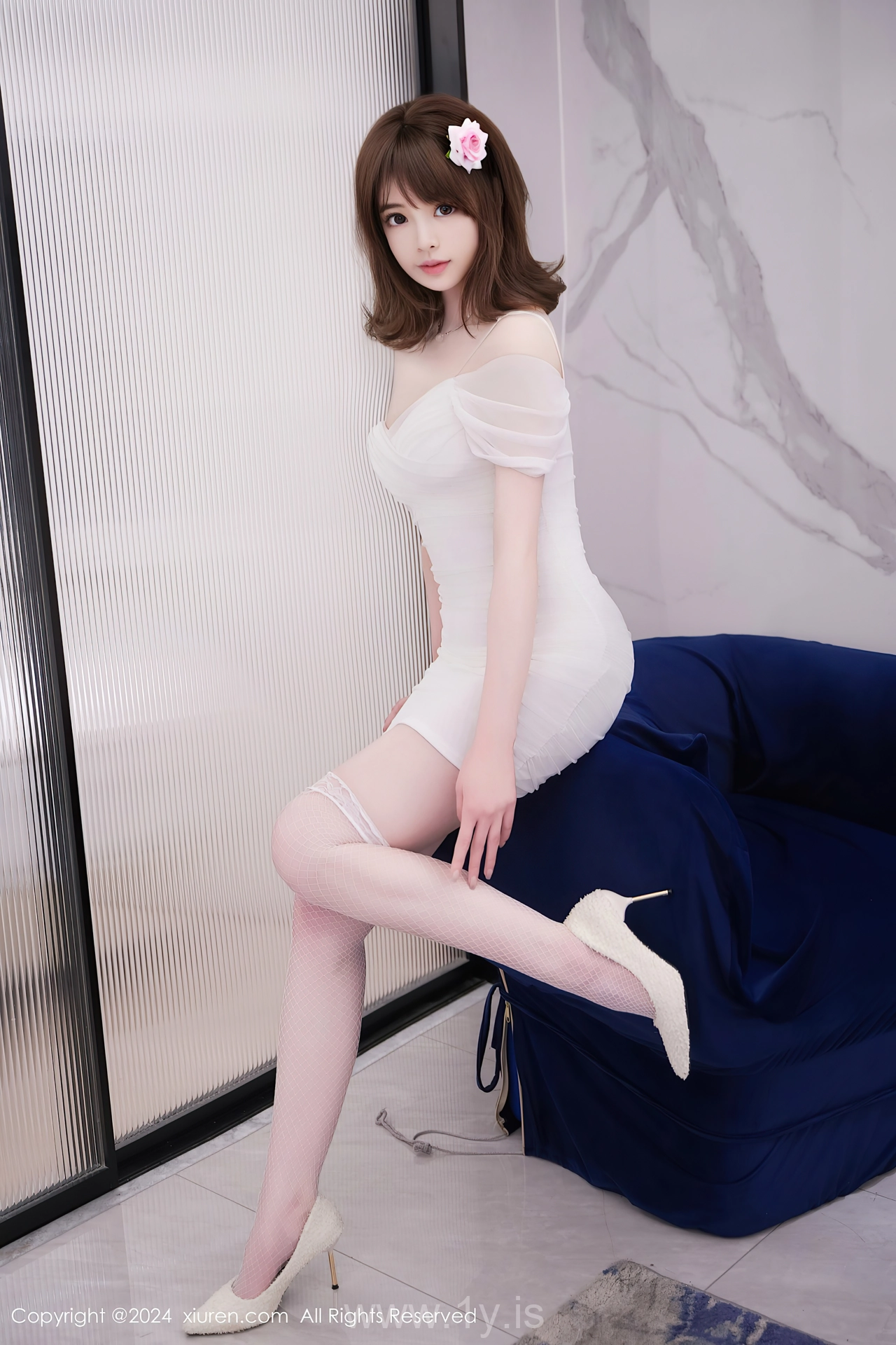 XIUREN(秀人网) No.8407 Enchanting Chinese Teen 梦灵儿Mini