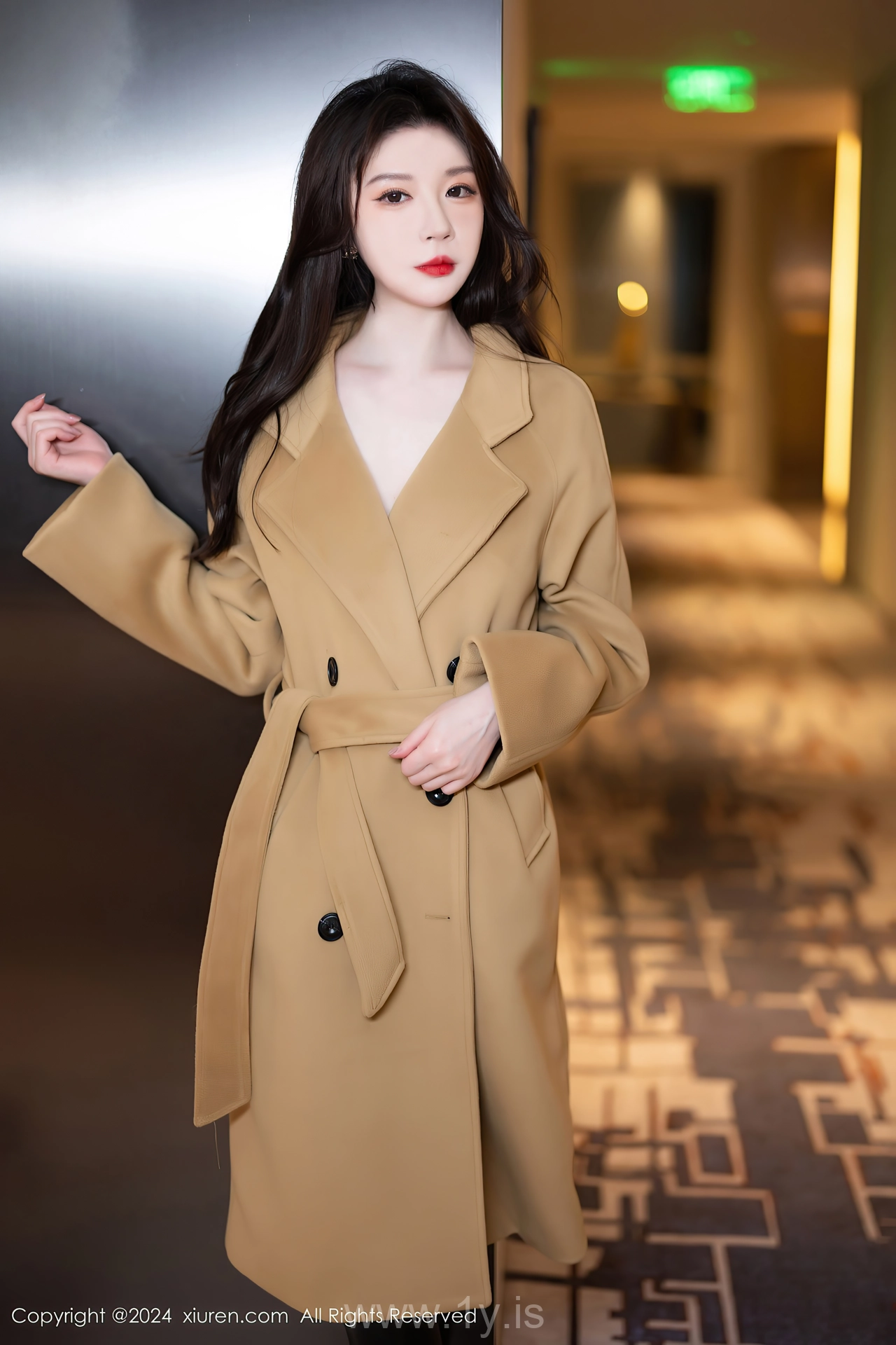 XIUREN(秀人网) No.8414 Good-looking & Luminous Chinese Vixen 梦心玥