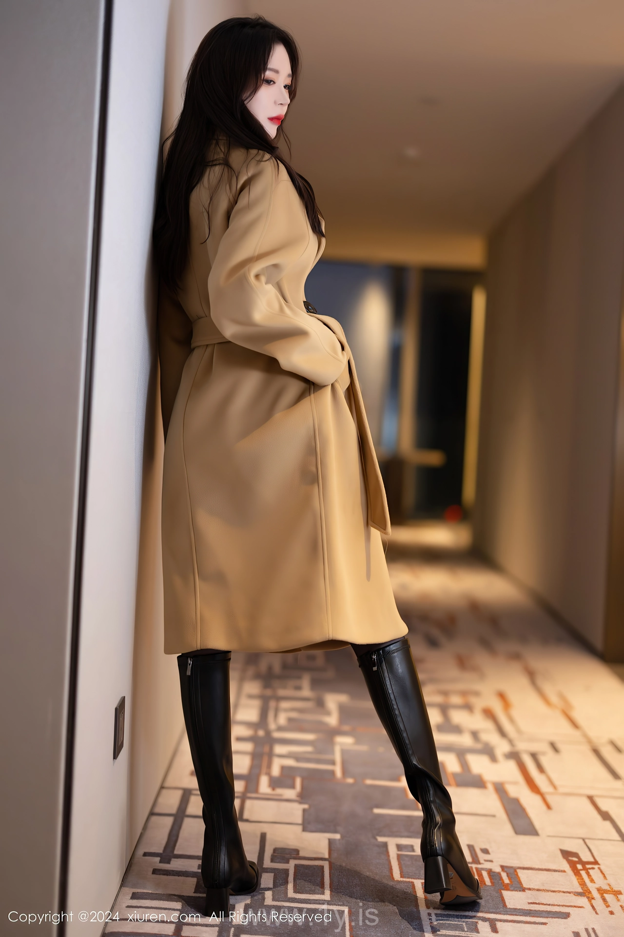 XIUREN(秀人网) No.8414 Good-looking & Luminous Chinese Vixen 梦心玥