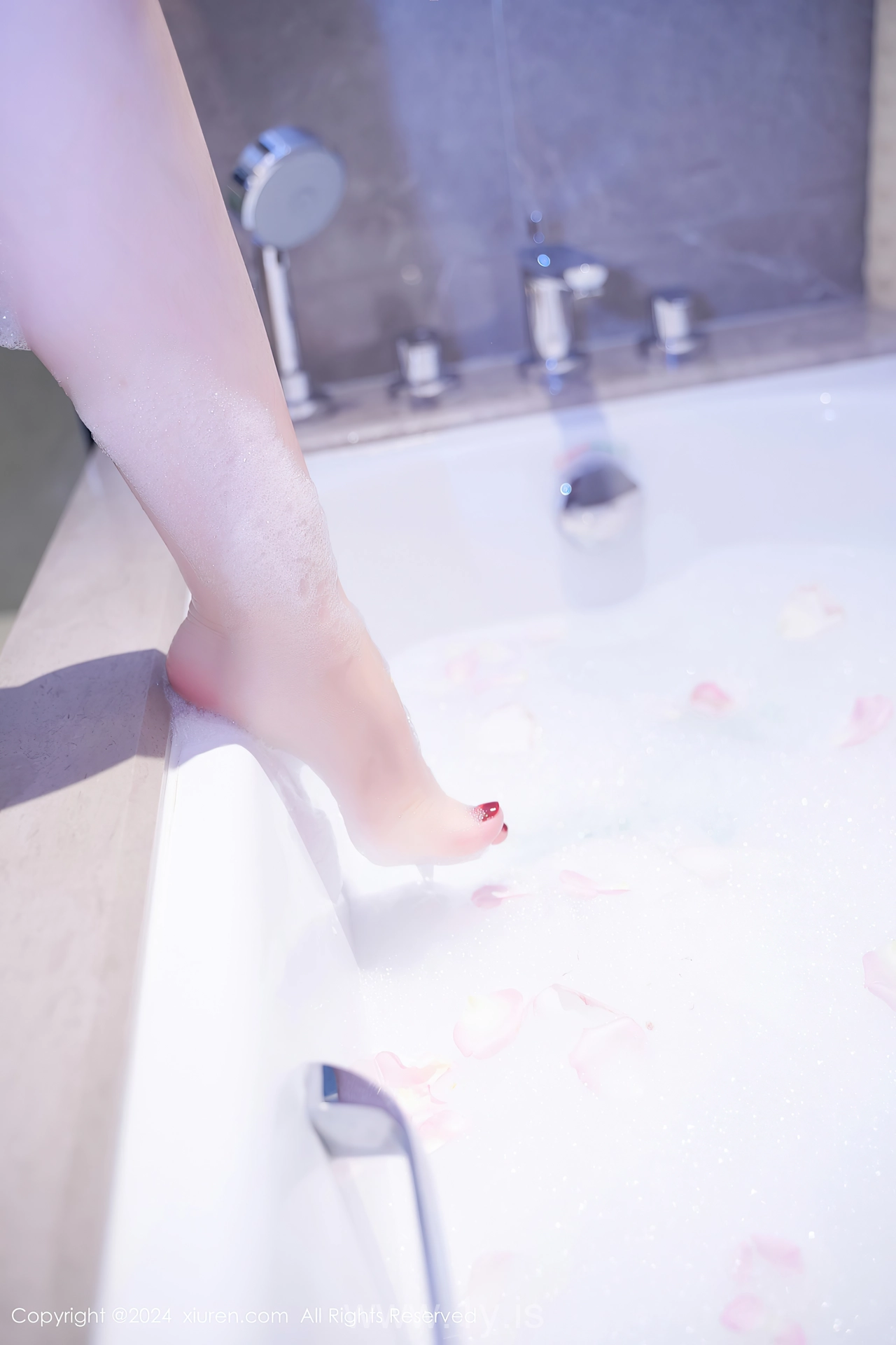 XIUREN(秀人网) No.8416 Enigmatic & Lovely Chinese Charmer 美七Mia