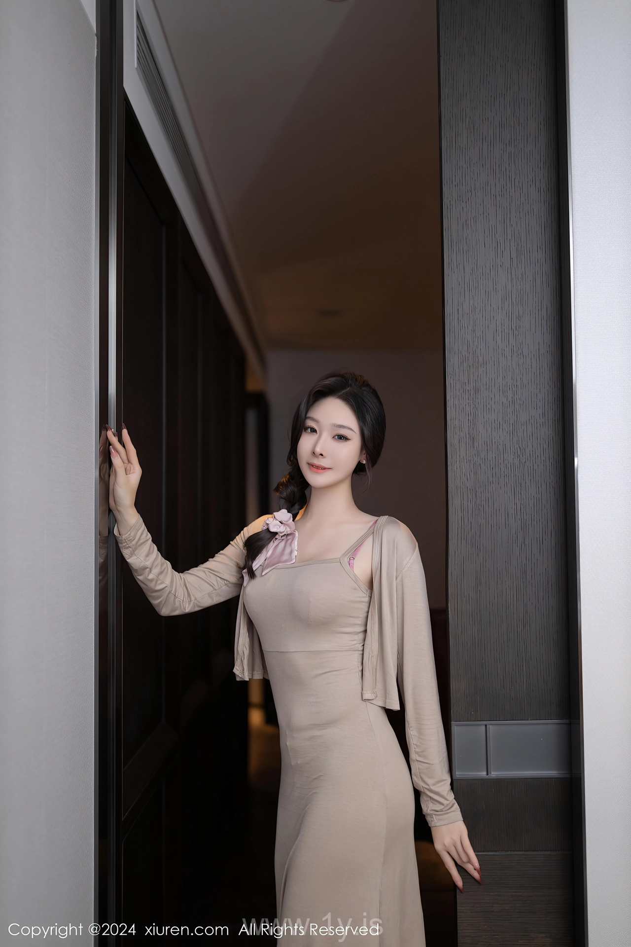 XIUREN(秀人网) No.8417 Extraordinary & Quiet Chinese Goddess 小逗逗