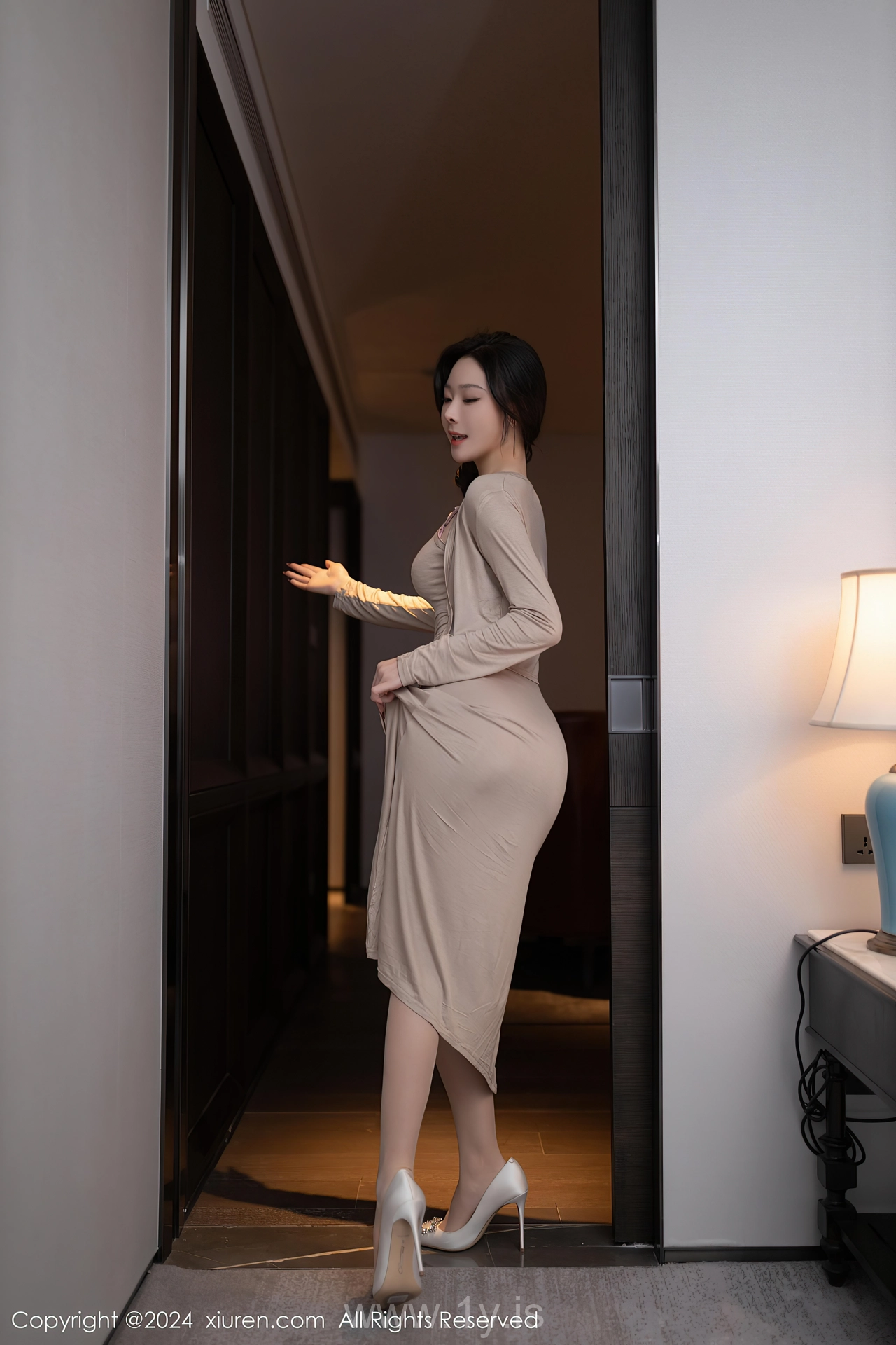 XIUREN(秀人网) No.8417 Extraordinary & Quiet Chinese Goddess 小逗逗