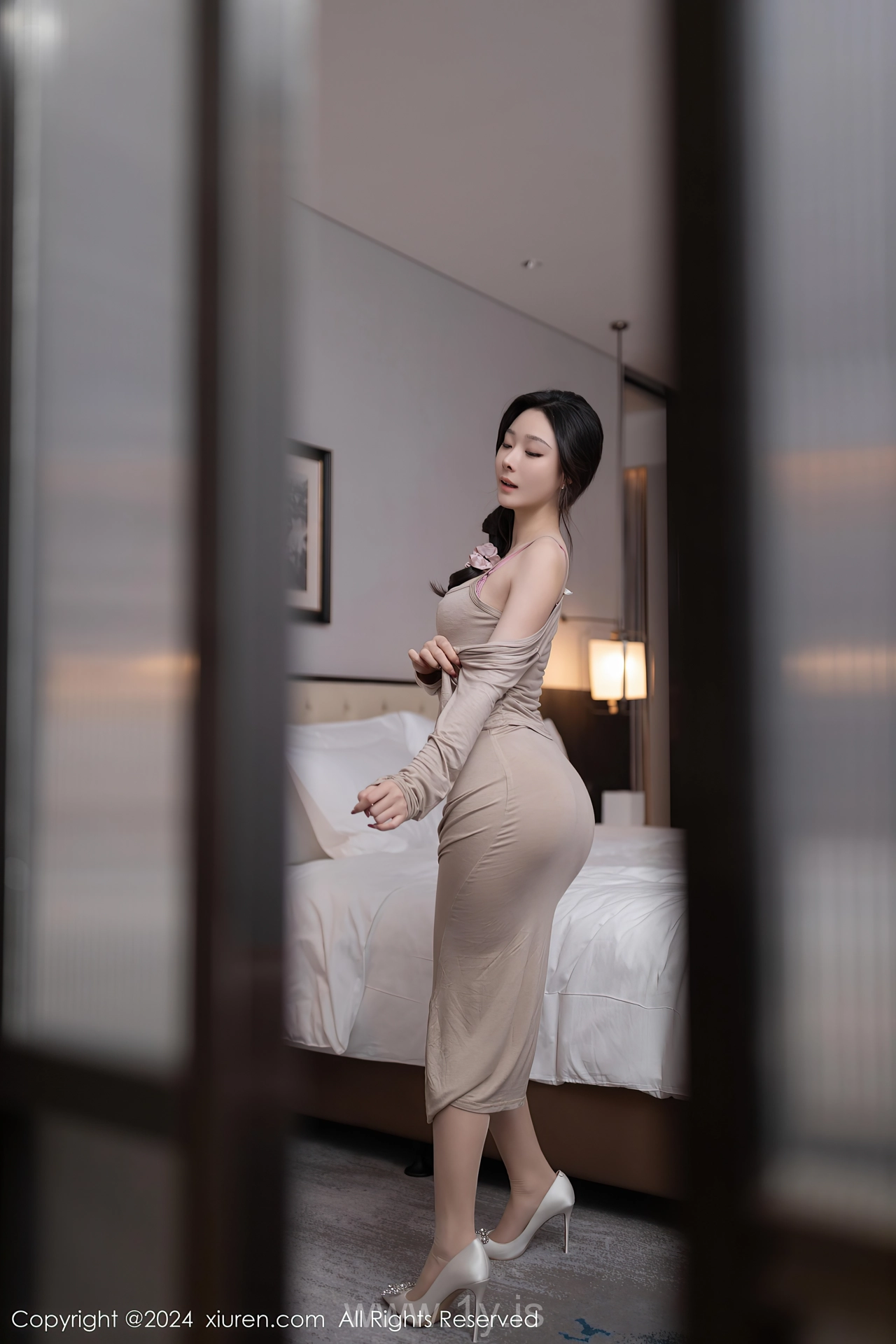 XIUREN(秀人网) No.8417 Extraordinary & Quiet Chinese Goddess 小逗逗