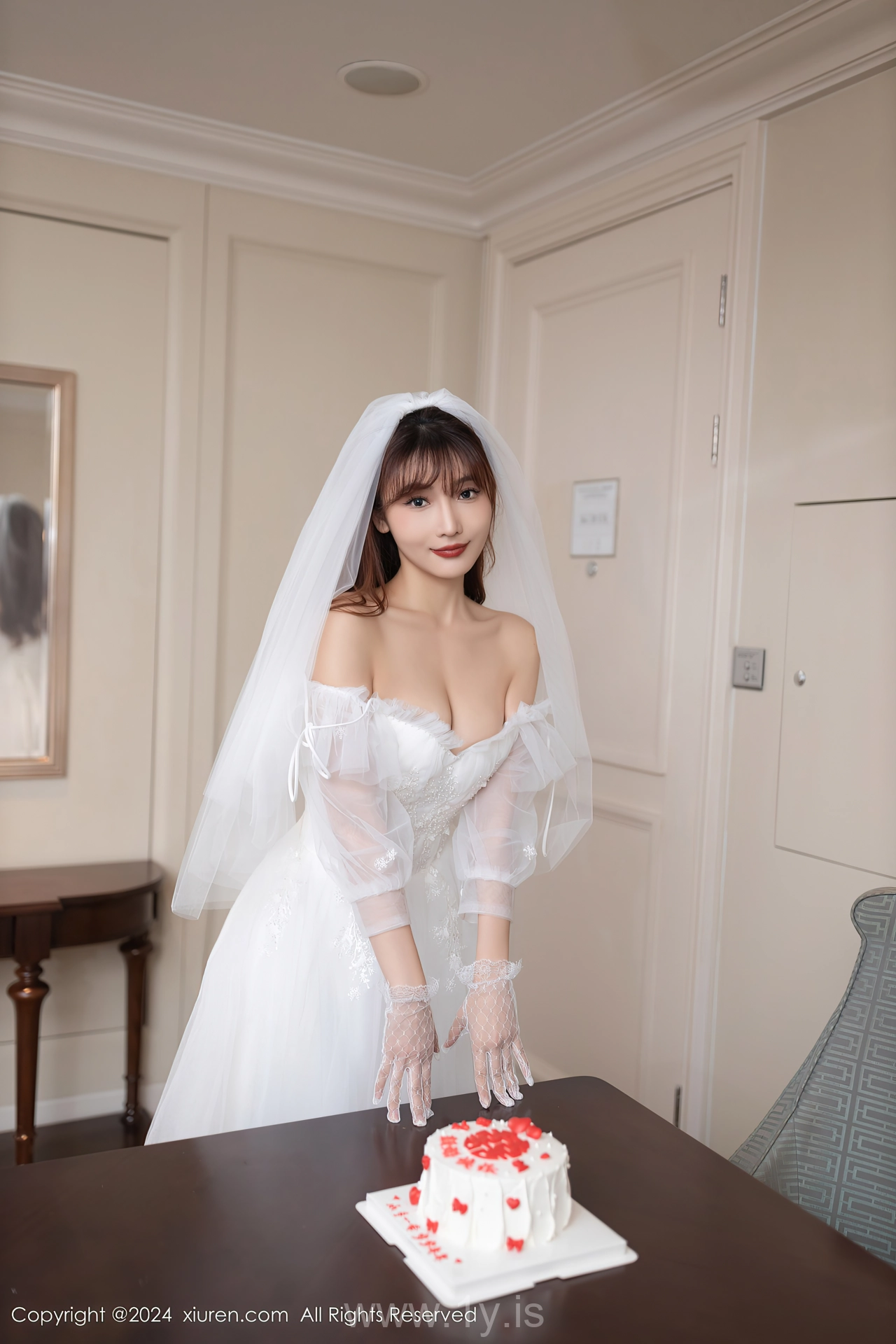 XIUREN(秀人网) No.8418 Enchanting Asian Hottie 陆萱萱