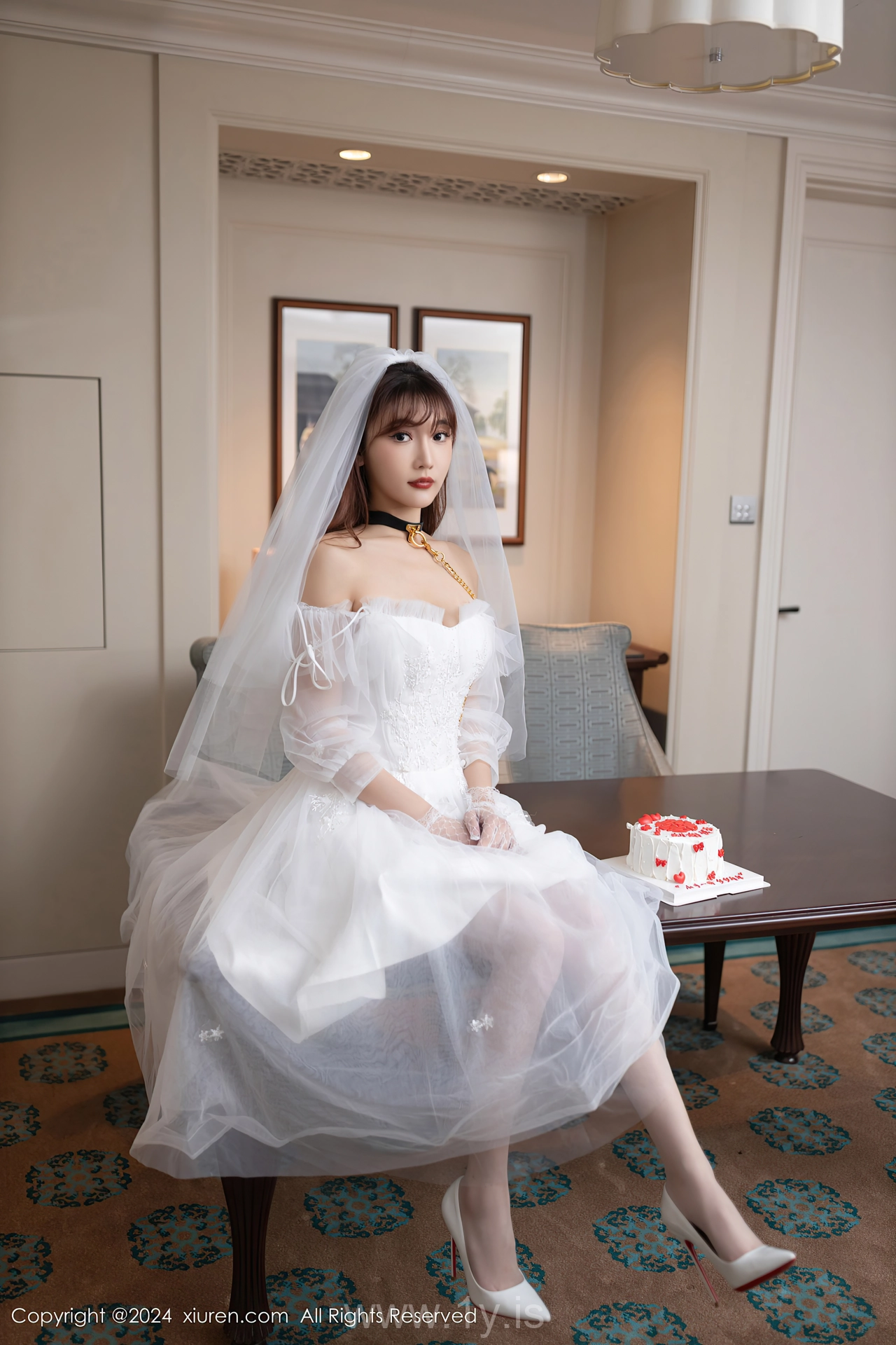 XIUREN(秀人网) No.8418 Enchanting Asian Hottie 陆萱萱