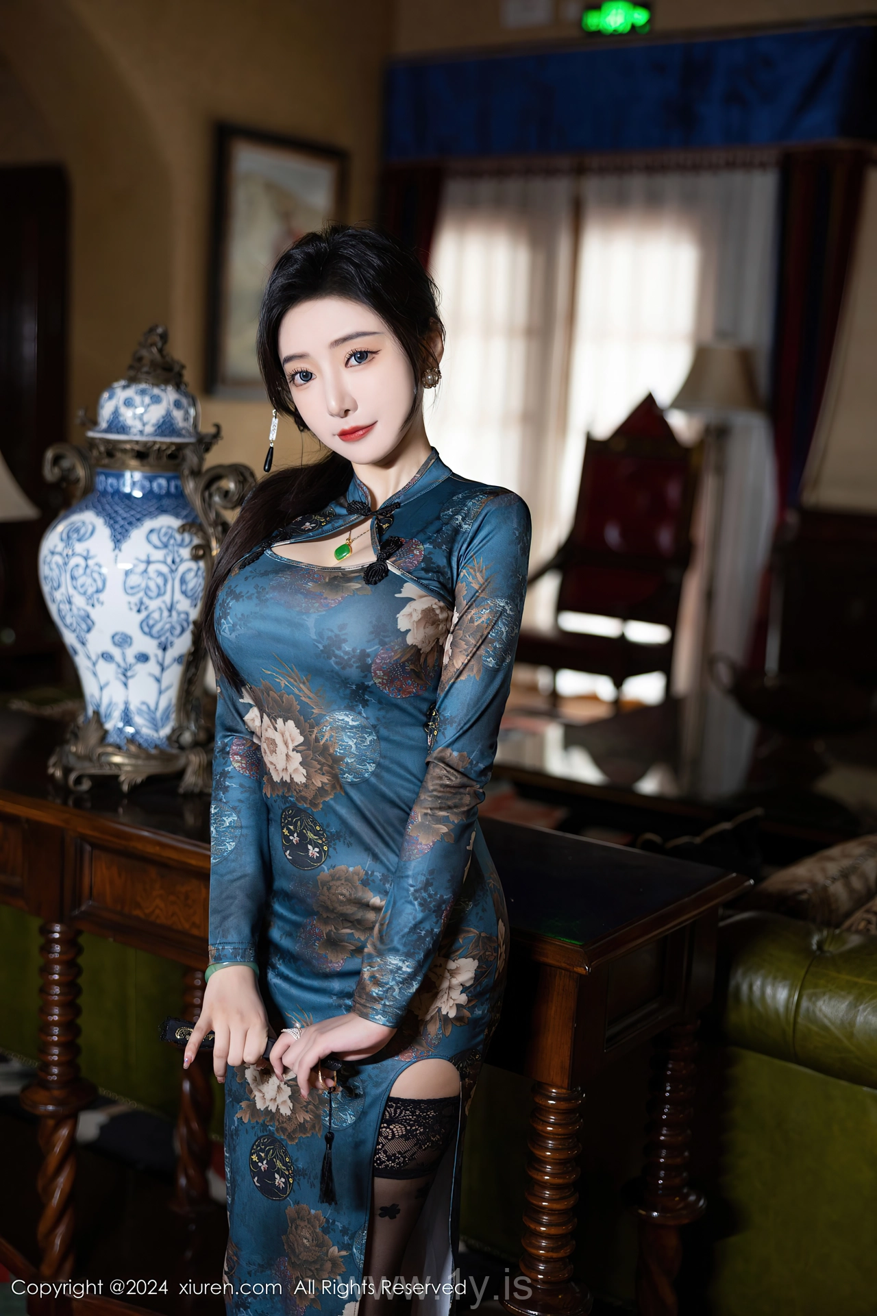 XIUREN(秀人网) No.8425 Quiet Asian Women 王馨瑶yanni