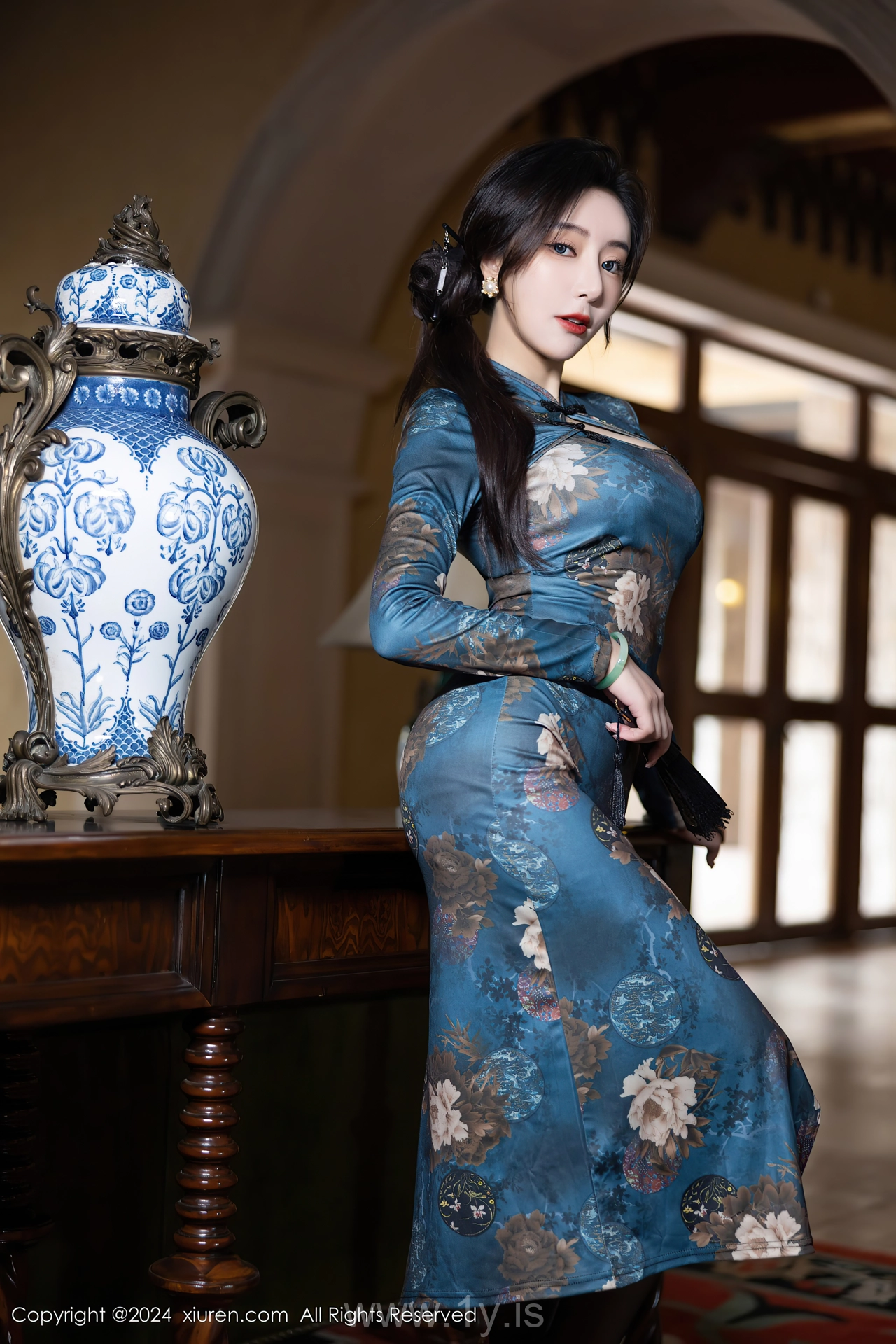 XIUREN(秀人网) No.8425 Quiet Asian Women 王馨瑶yanni