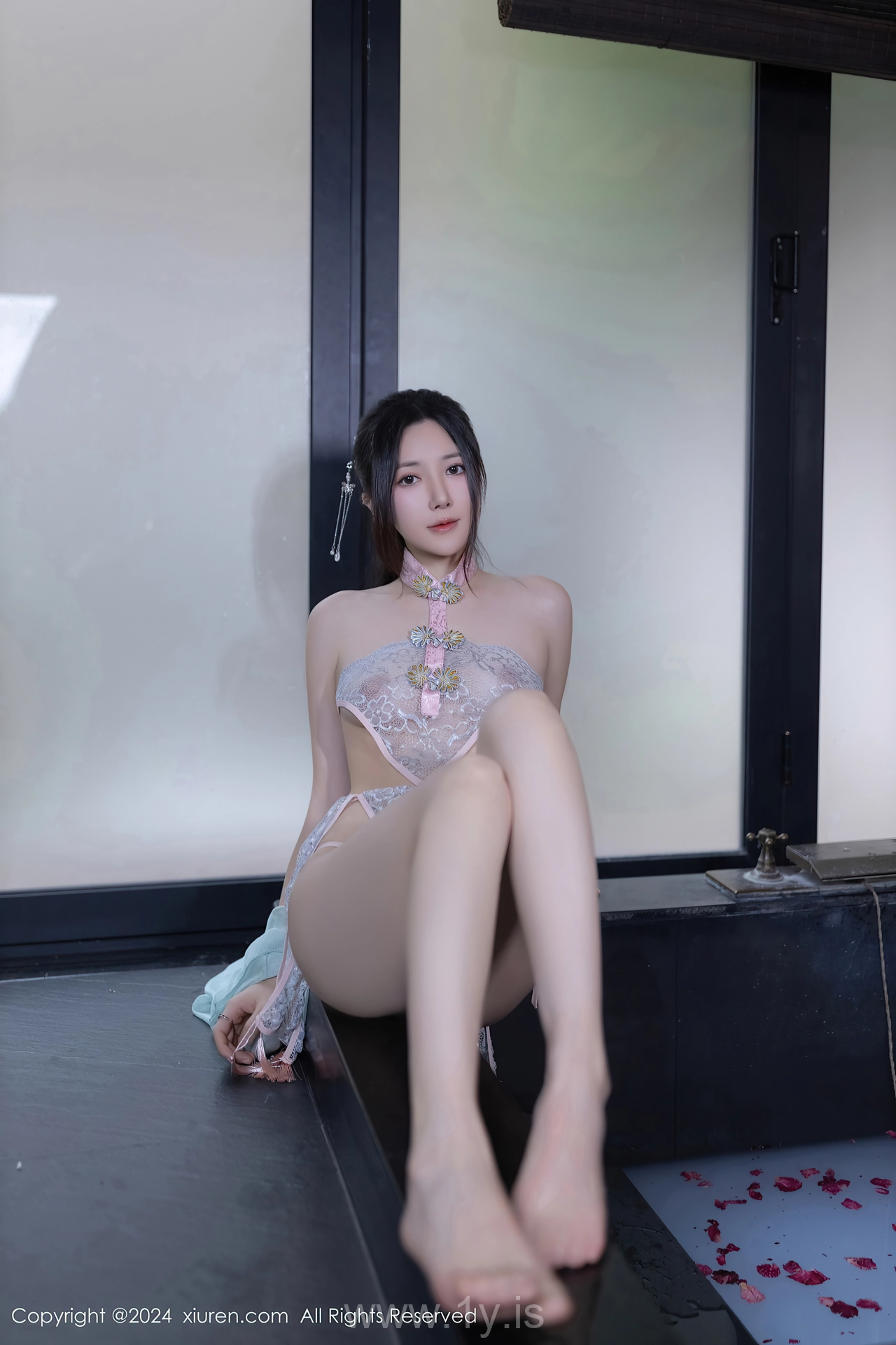 XIUREN(秀人网) No.8428 Extraordinary & Dazzling Chinese Enchantress 鱼子酱Fish