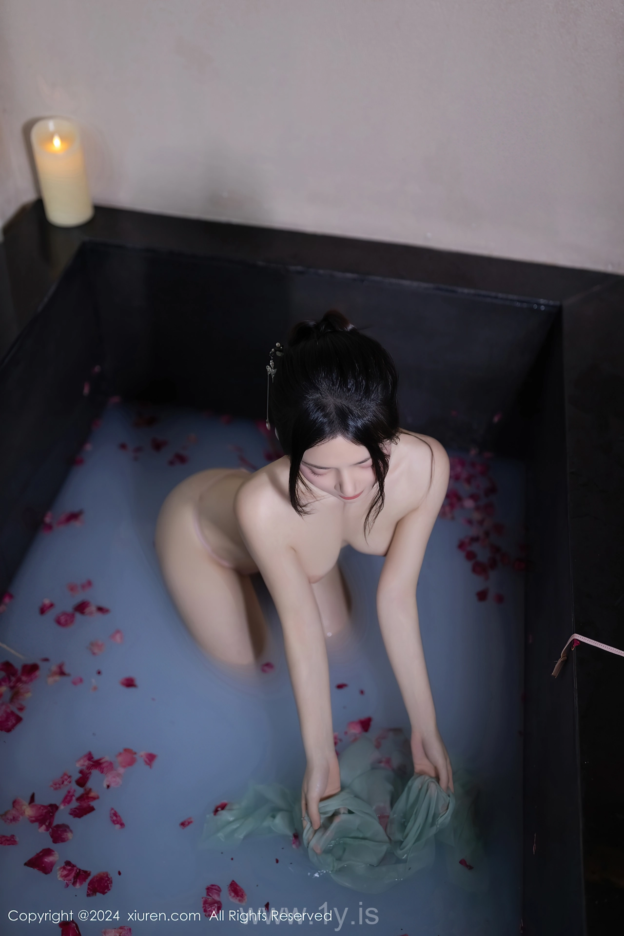 XIUREN(秀人网) No.8428 Extraordinary & Dazzling Chinese Enchantress 鱼子酱Fish