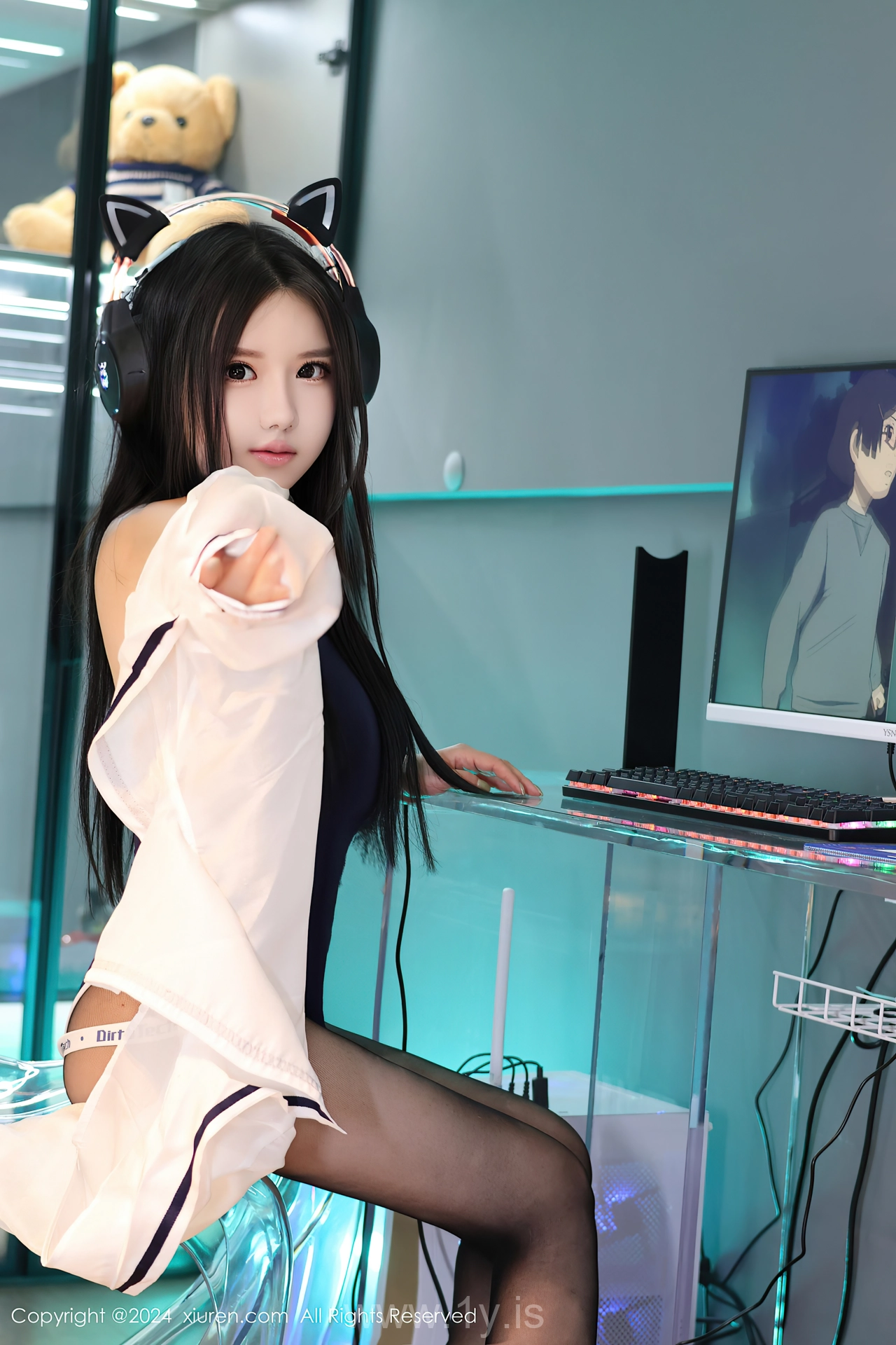 XIUREN(秀人网) No.8432 Fashionable & Sophisticated Chinese Goddess 小薯条nienie