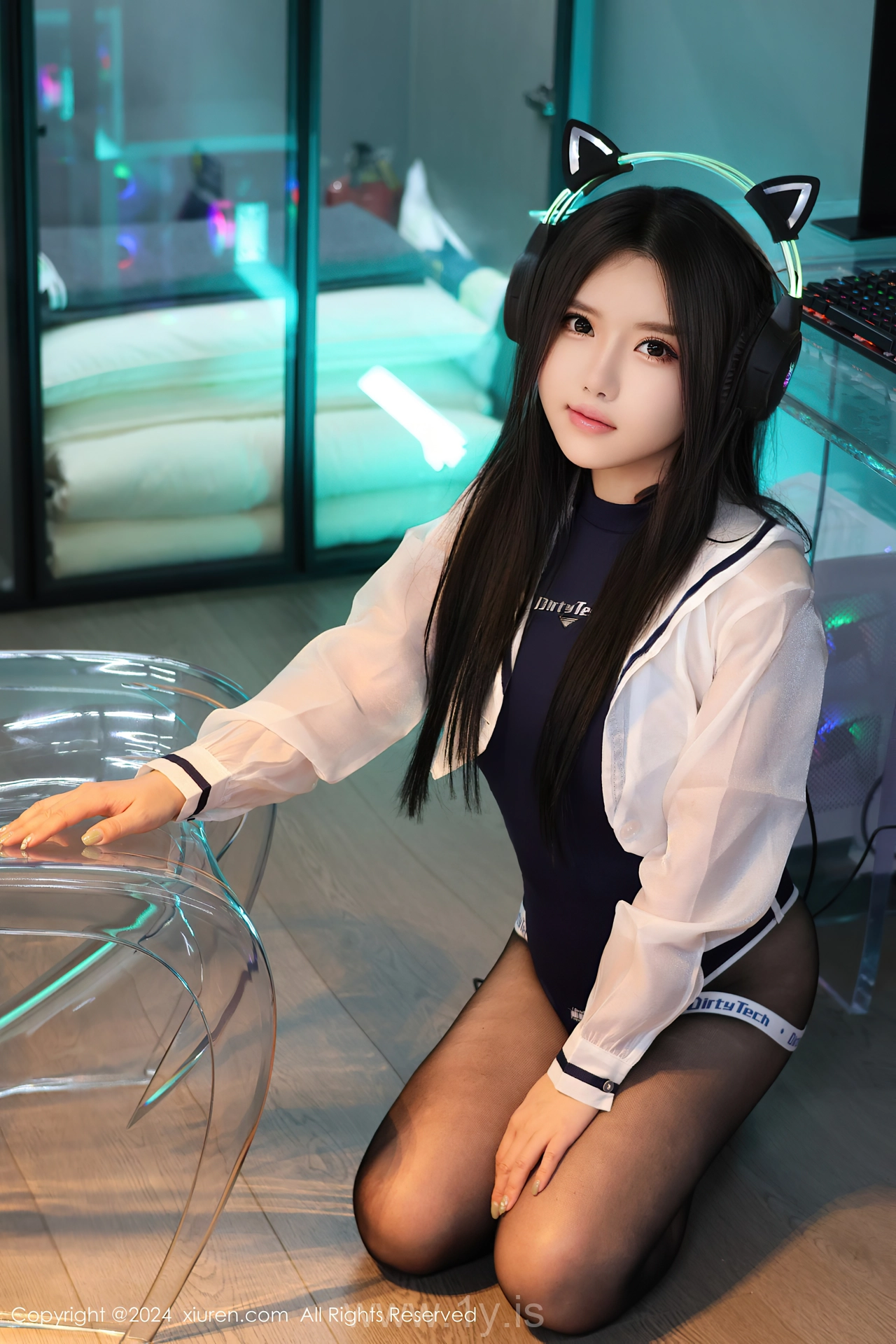 XIUREN(秀人网) No.8432 Fashionable & Sophisticated Chinese Goddess 小薯条nienie