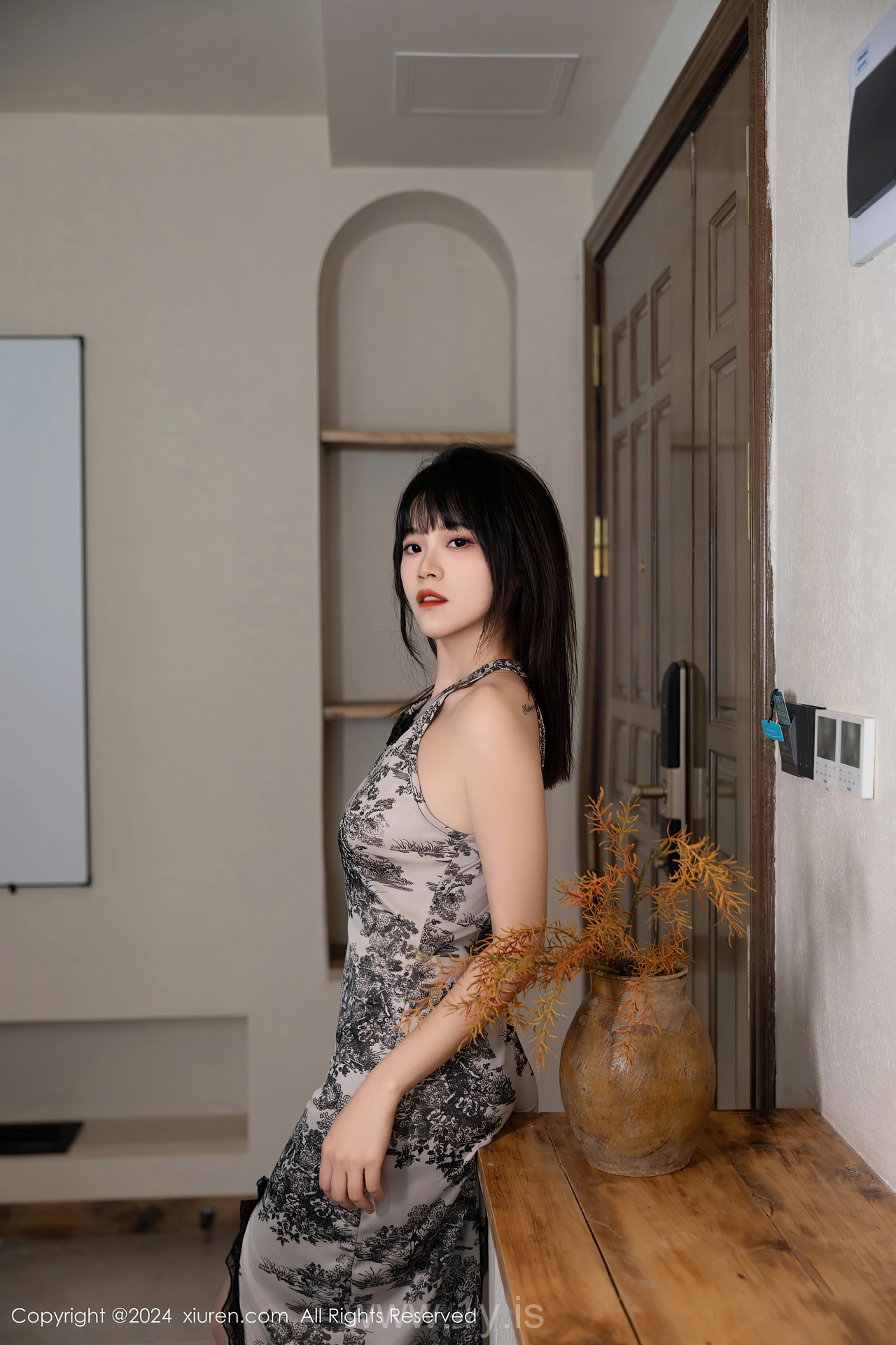 XIUREN(秀人网) No.8434 Charming & Chic Chinese Siren 唐安诺