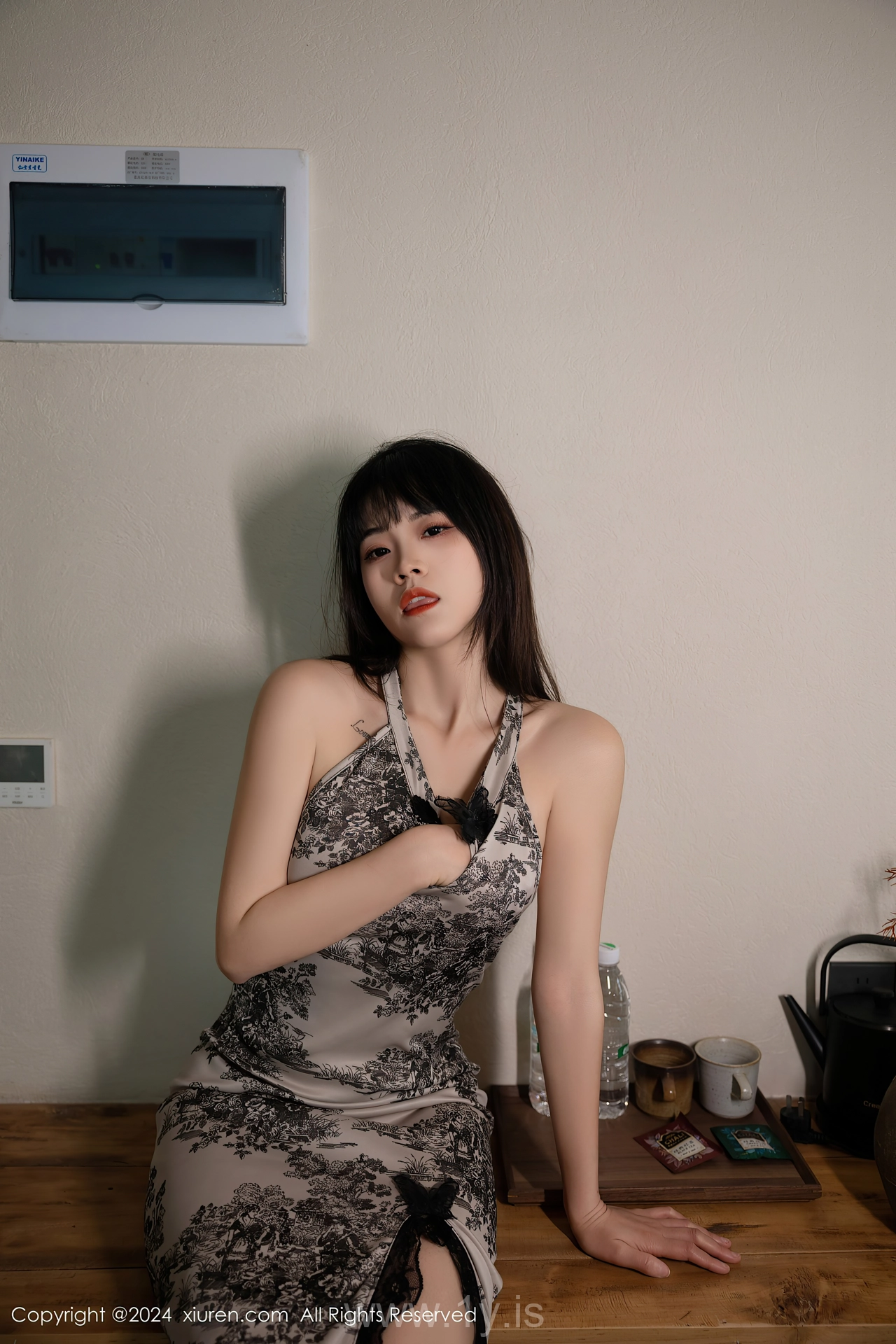 XIUREN(秀人网) No.8434 Charming & Chic Chinese Siren 唐安诺