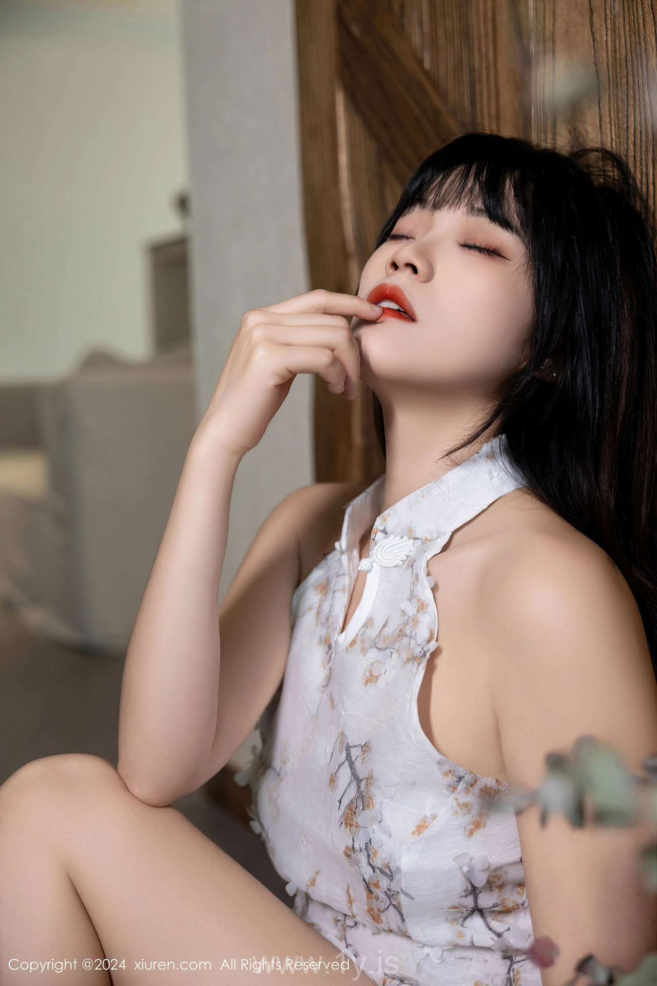 XIUREN(秀人网) No.8434 Charming & Chic Chinese Siren 唐安诺