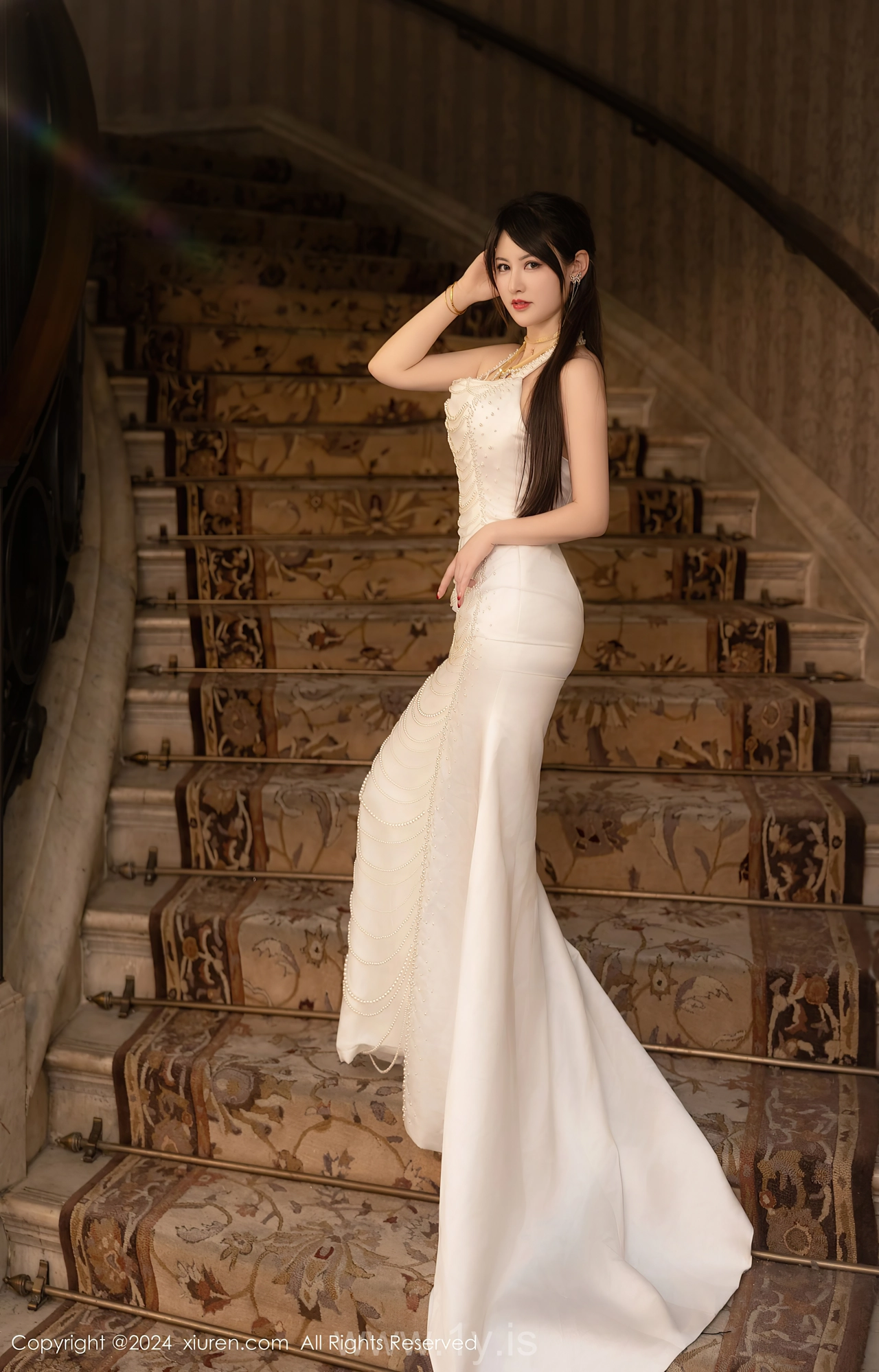 XIUREN(秀人网) No.8436 Enigmatic & Lovely Chinese Fox 诗诗kiki