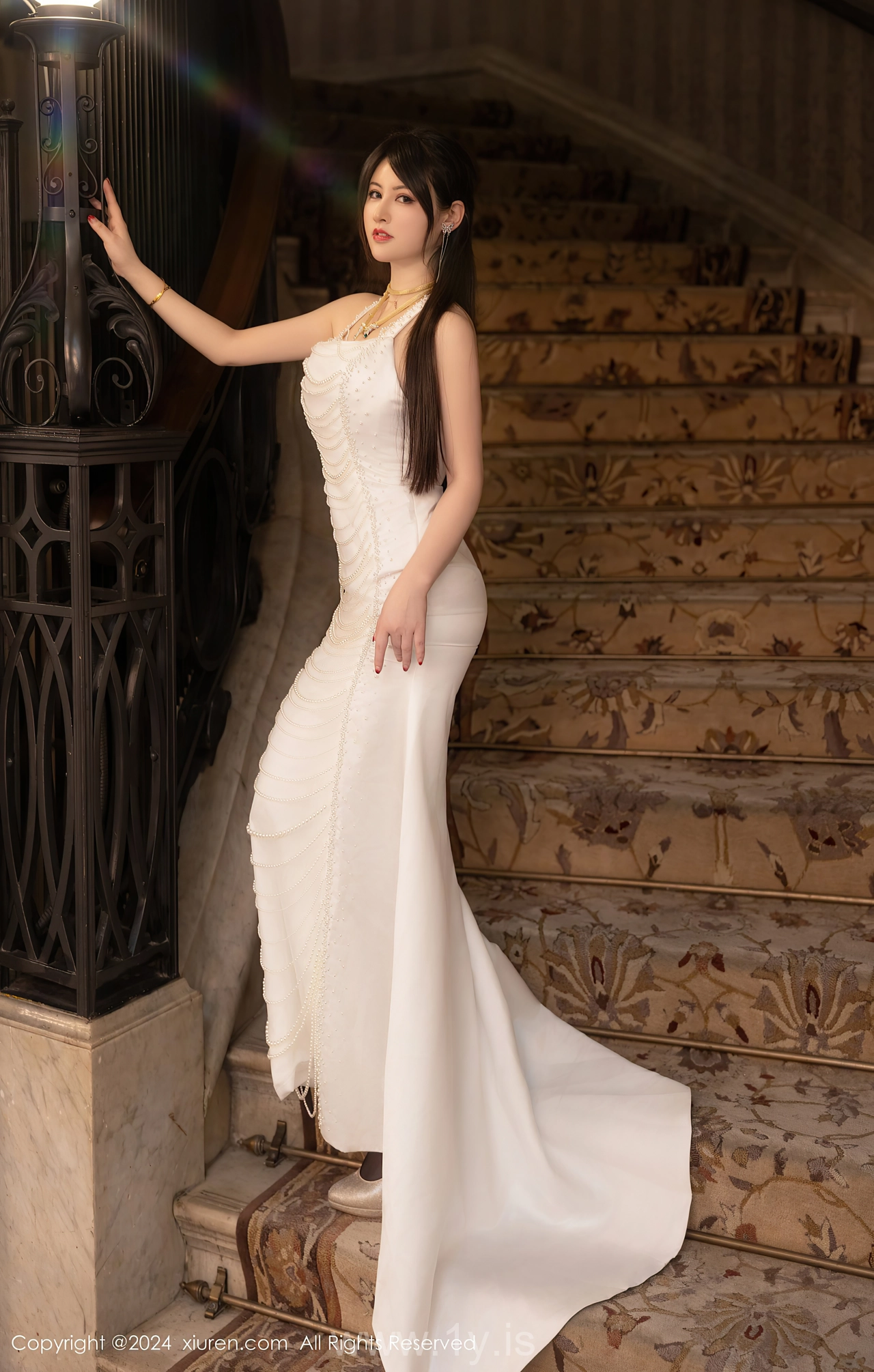 XIUREN(秀人网) No.8436 Enigmatic & Lovely Chinese Fox 诗诗kiki