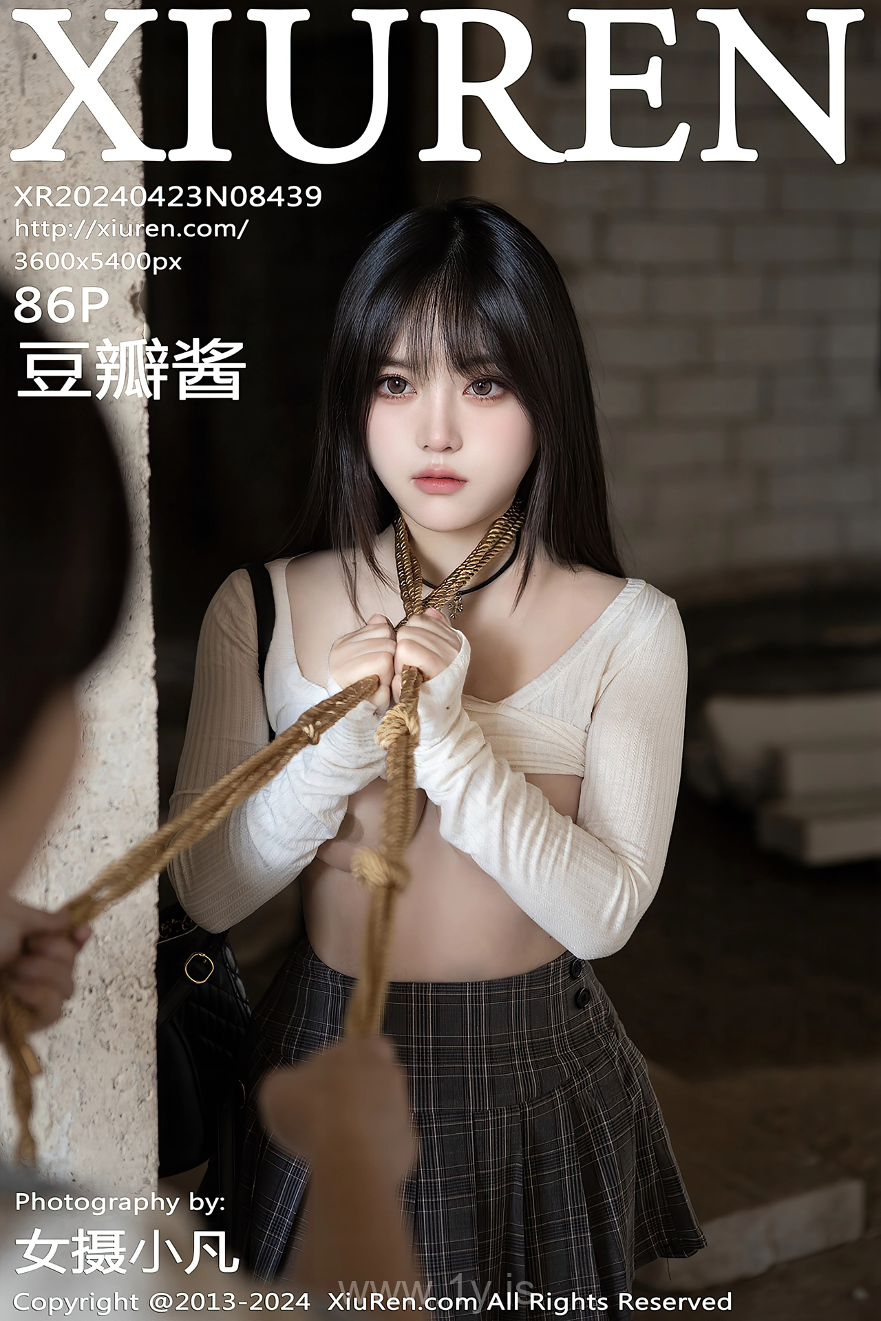 XIUREN(秀人网) No.8439 Trendy & Tempting Chinese Homebody Girl 豆瓣酱
