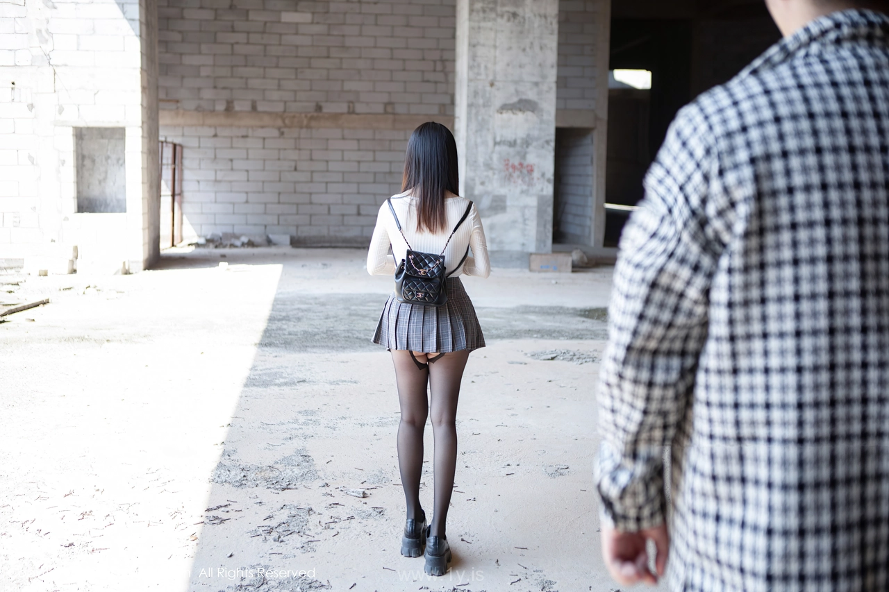 XIUREN(秀人网) No.8439 Trendy & Tempting Chinese Homebody Girl 豆瓣酱