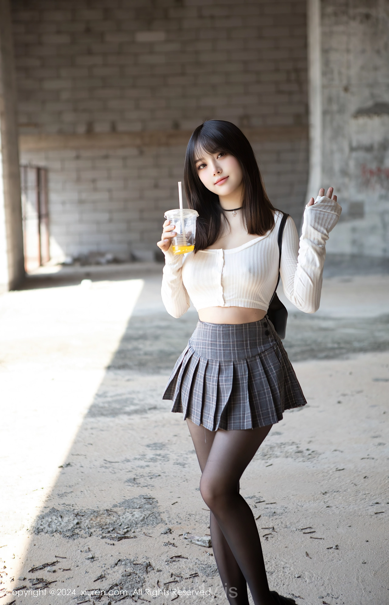 XIUREN(秀人网) No.8439 Trendy & Tempting Chinese Homebody Girl 豆瓣酱