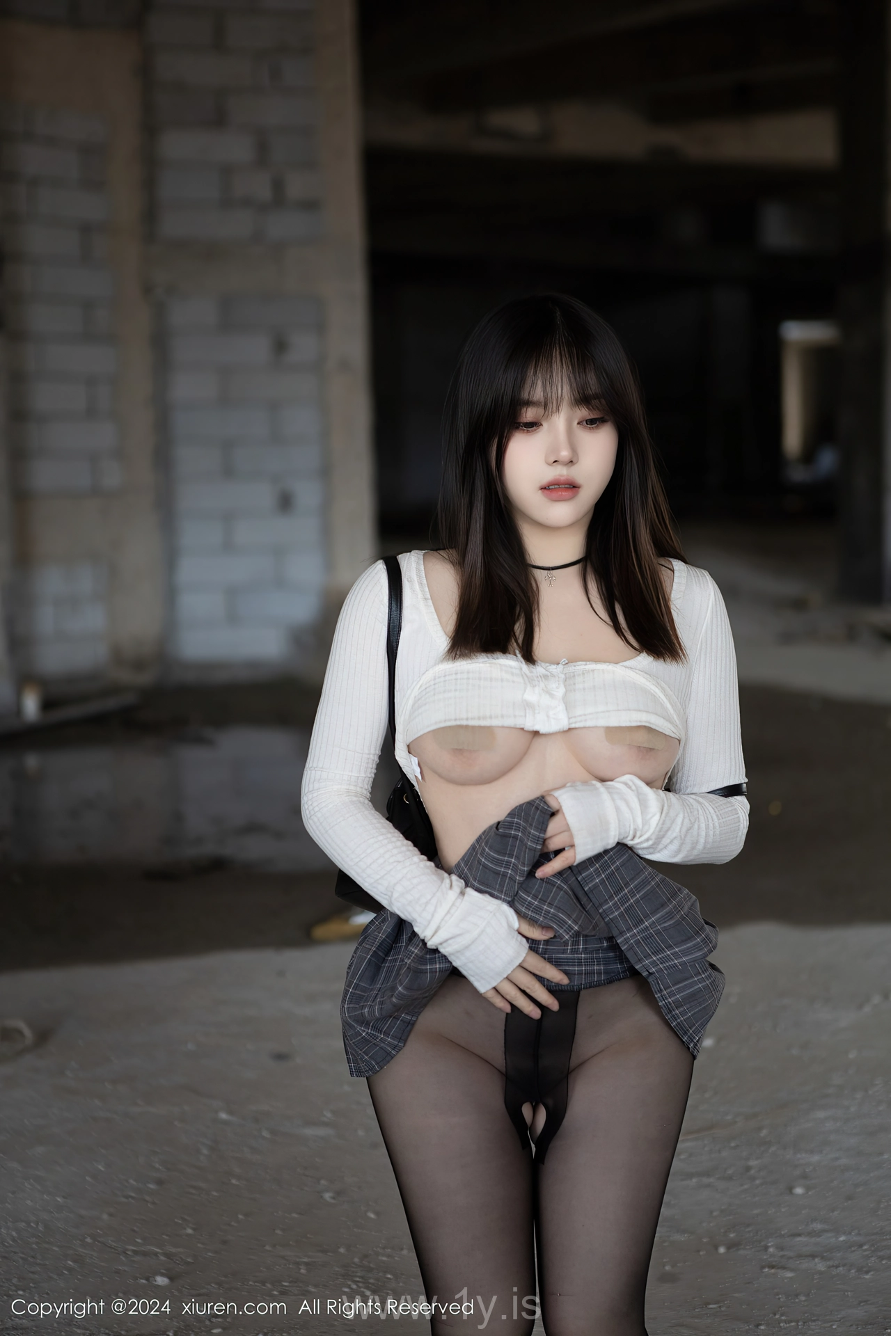 XIUREN(秀人网) No.8439 Trendy & Tempting Chinese Homebody Girl 豆瓣酱