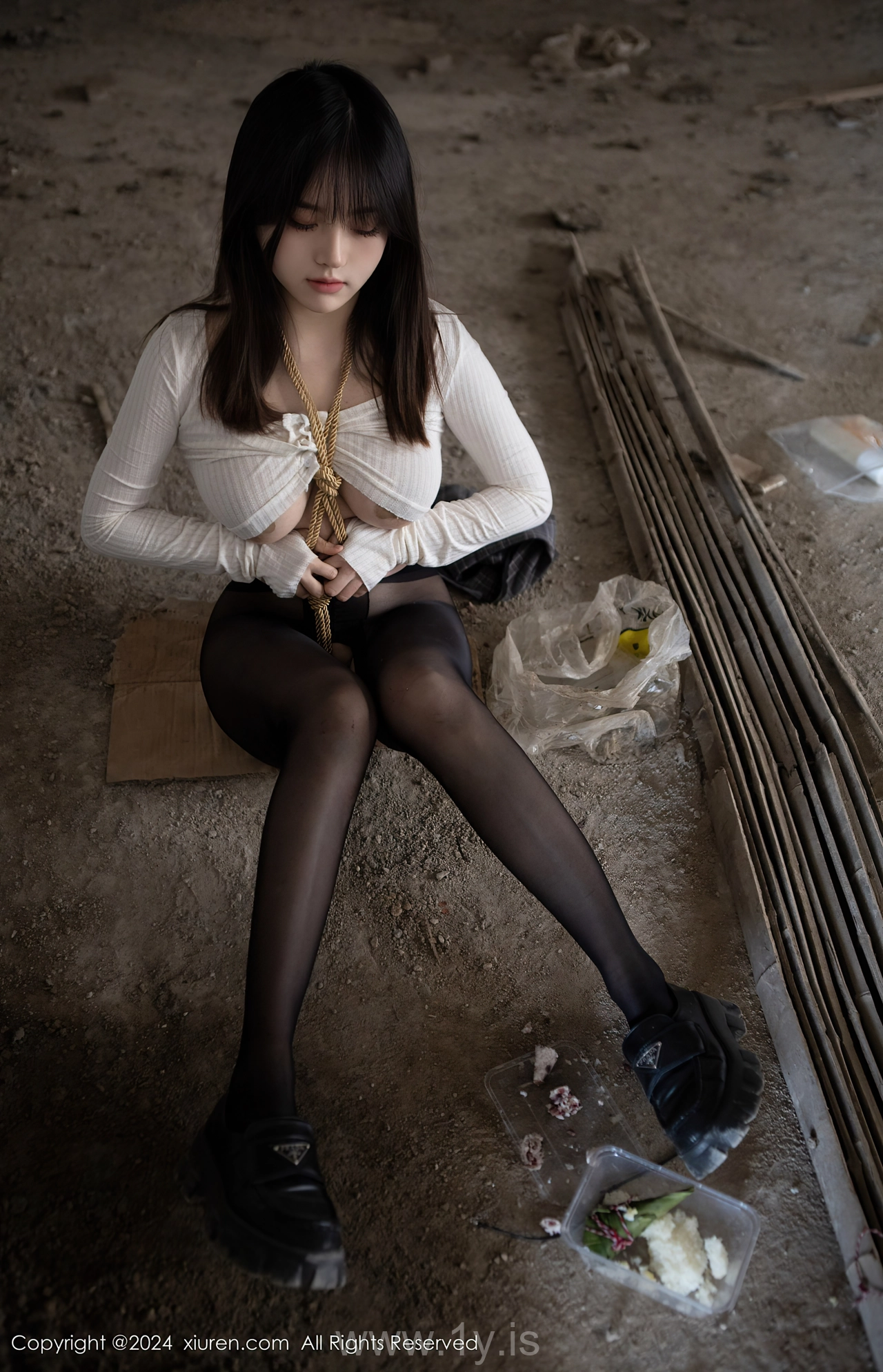 XIUREN(秀人网) No.8439 Trendy & Tempting Chinese Homebody Girl 豆瓣酱