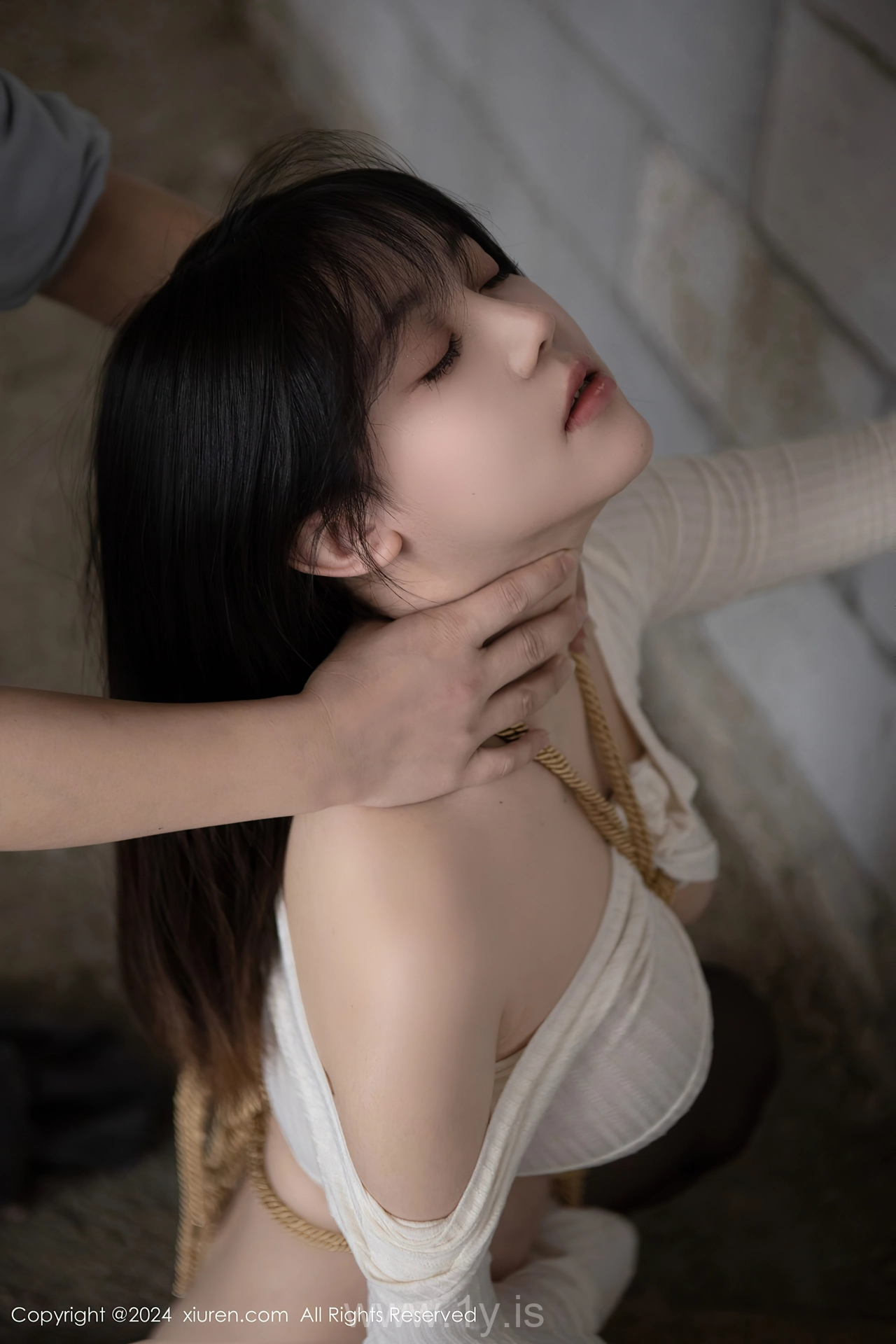 XIUREN(秀人网) No.8439 Trendy & Tempting Chinese Homebody Girl 豆瓣酱