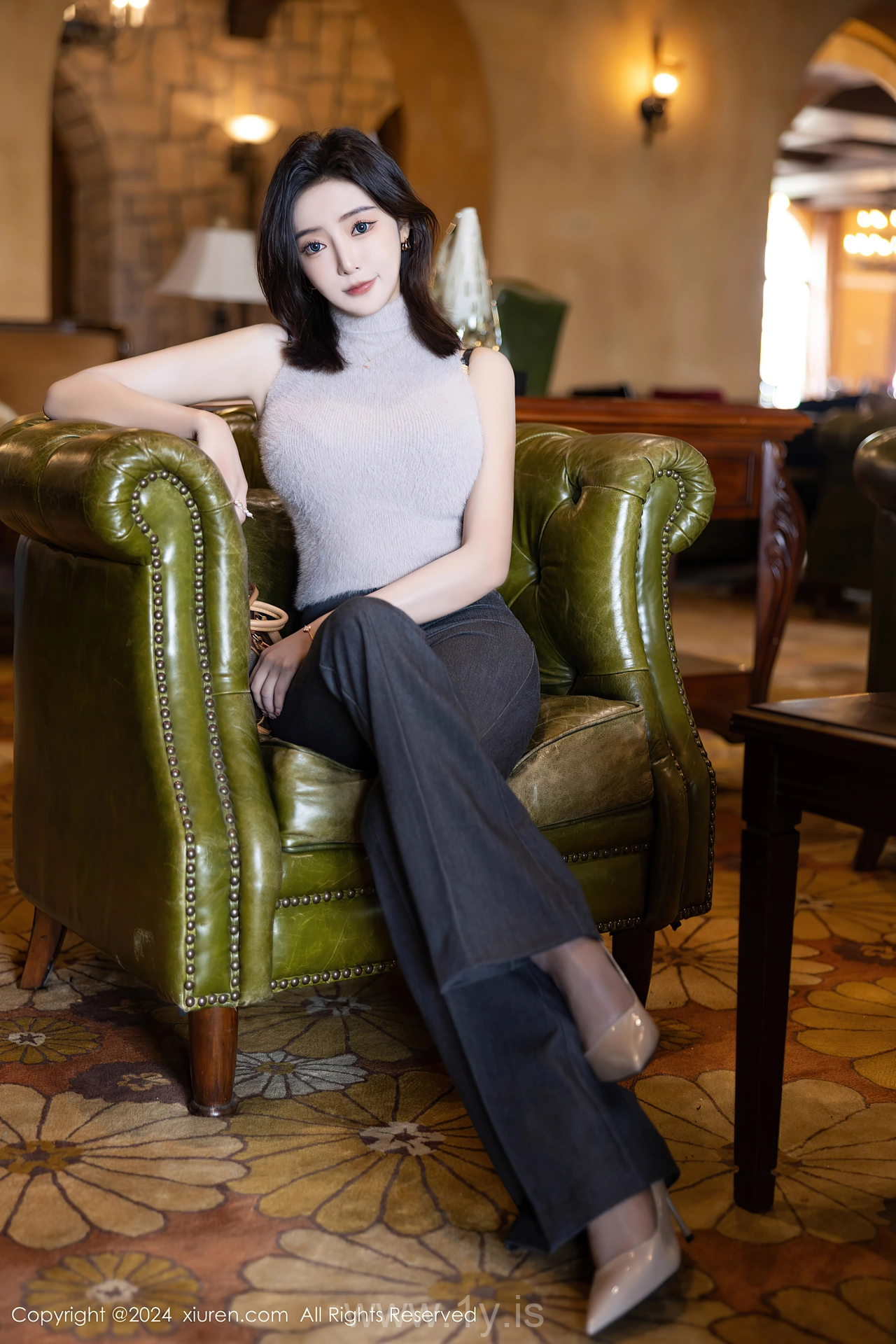 XIUREN(秀人网) No.8451 Mesmerizing & Enigmatic Asian Enchantress 王馨瑶yanni